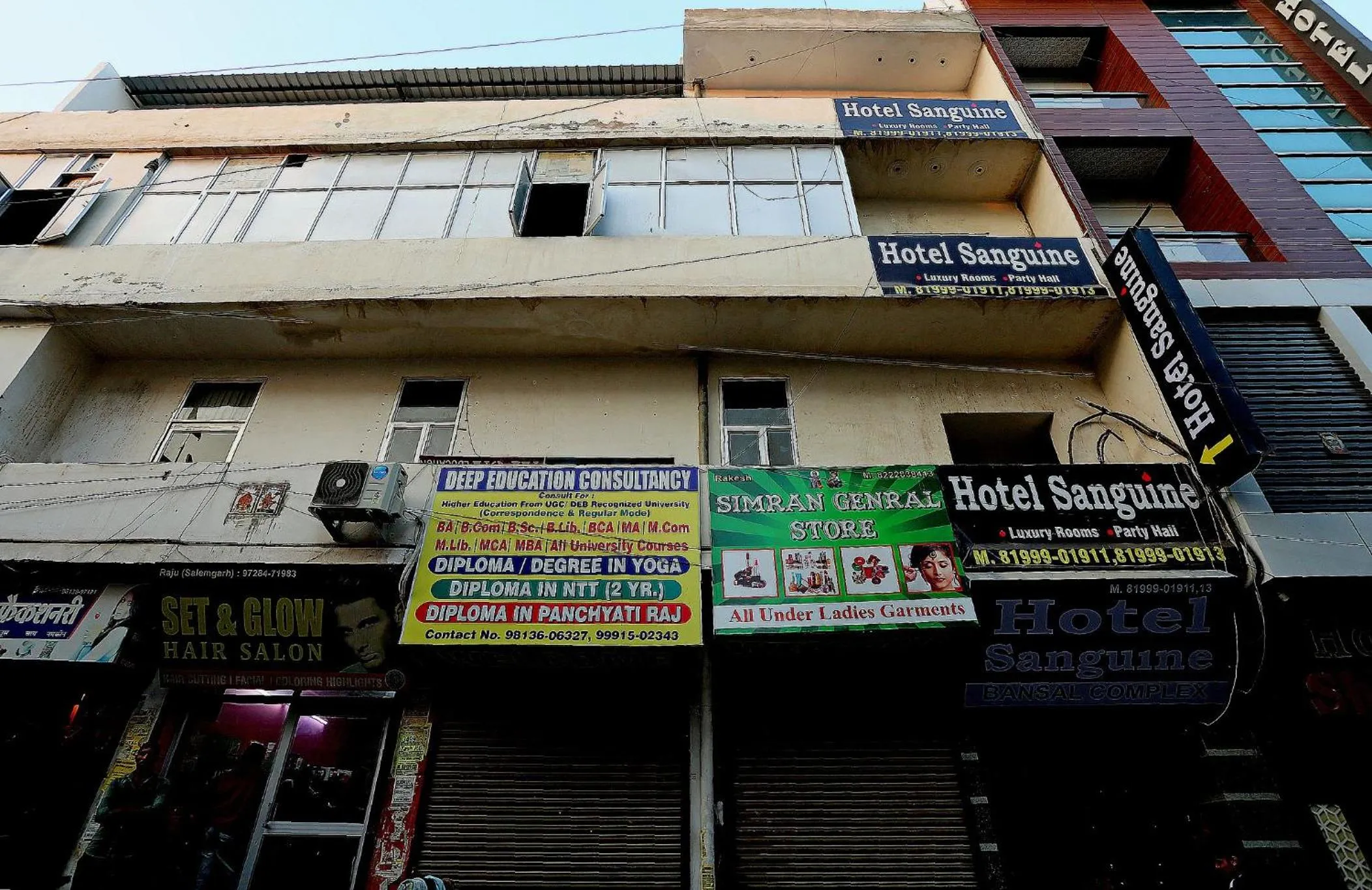 Facade/entrance in Hotel O Blue Moon