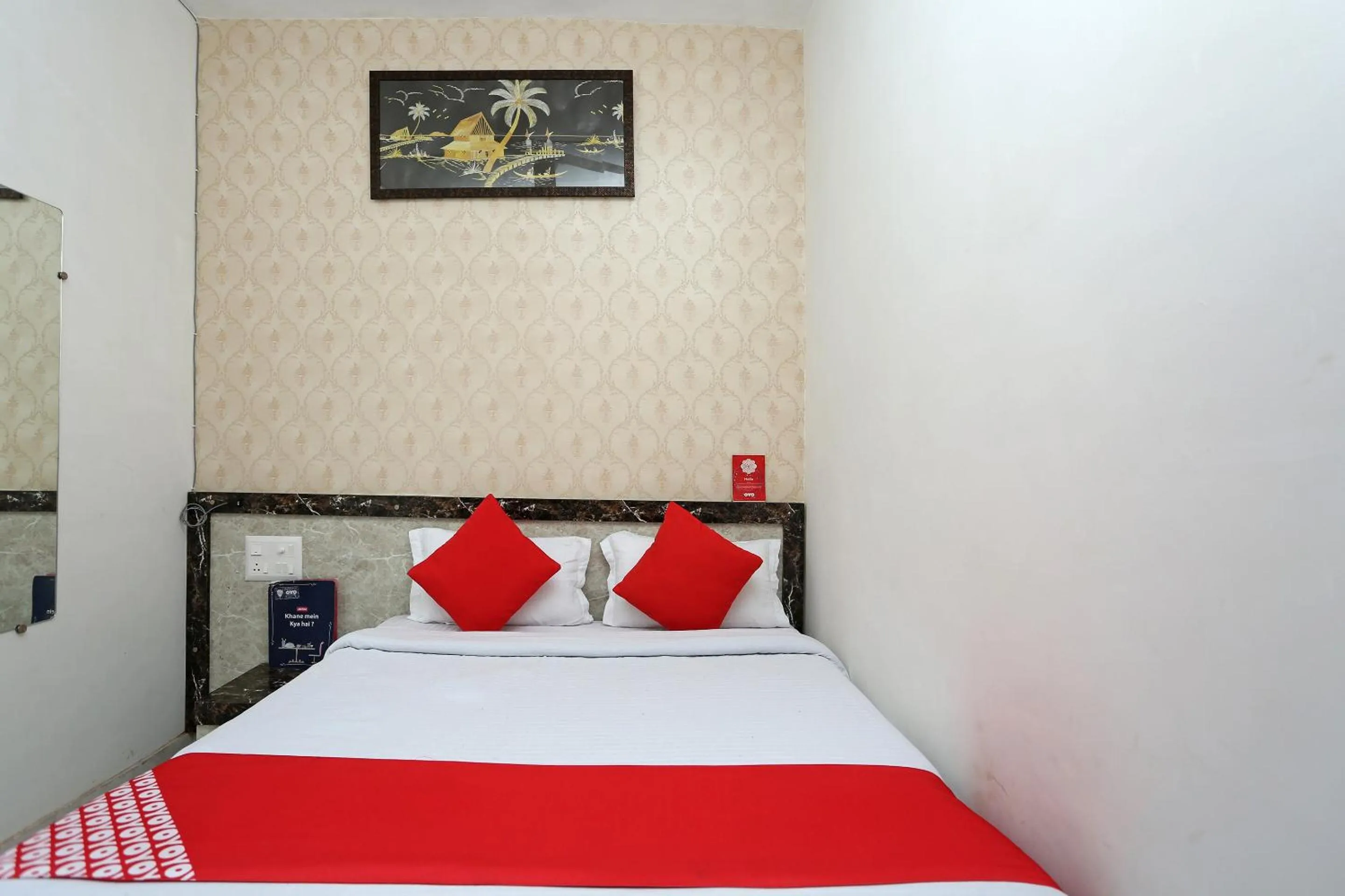 Bedroom, Bed in Hotel O Blue Moon