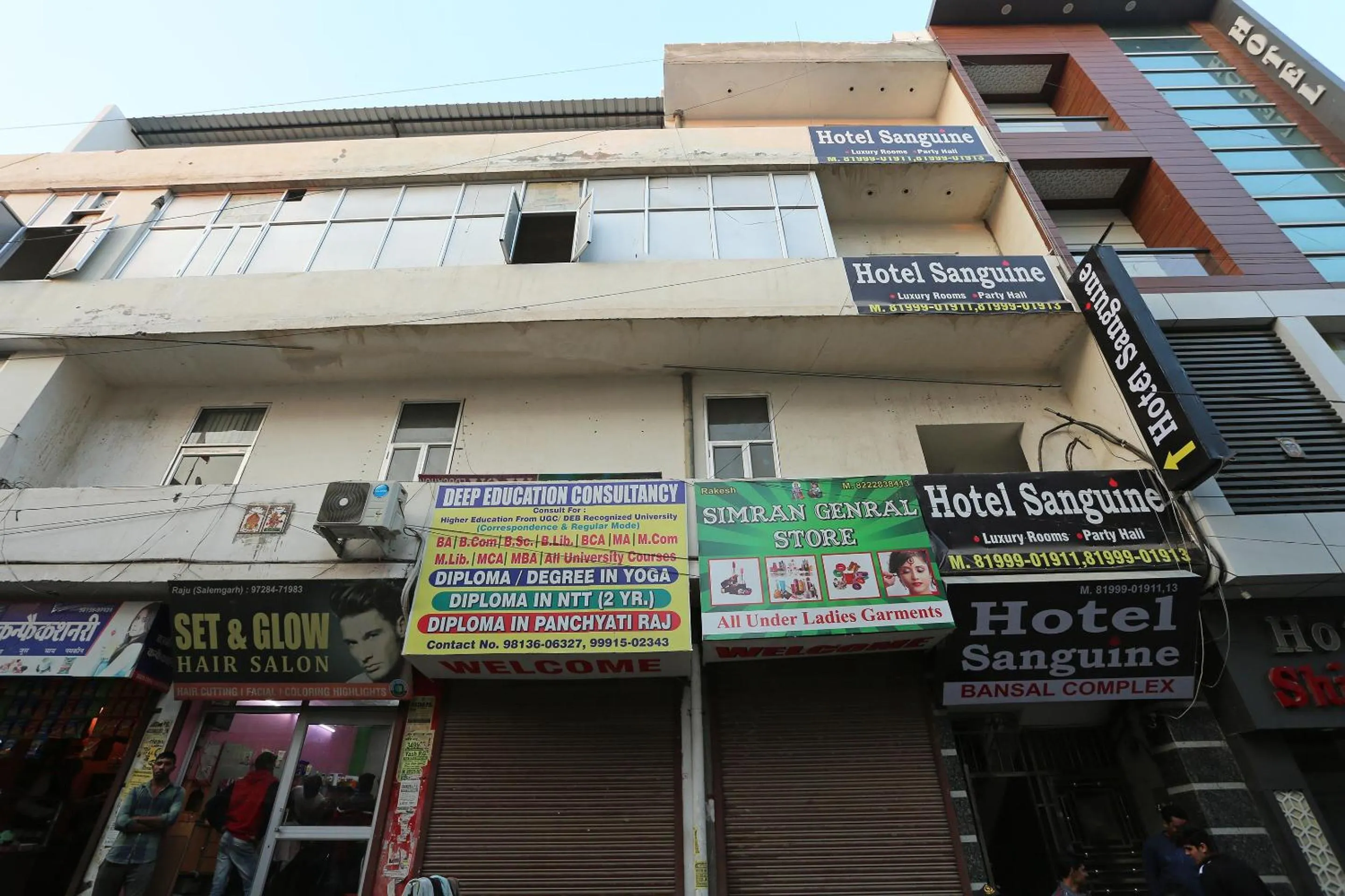 Facade/entrance in Hotel O Blue Moon