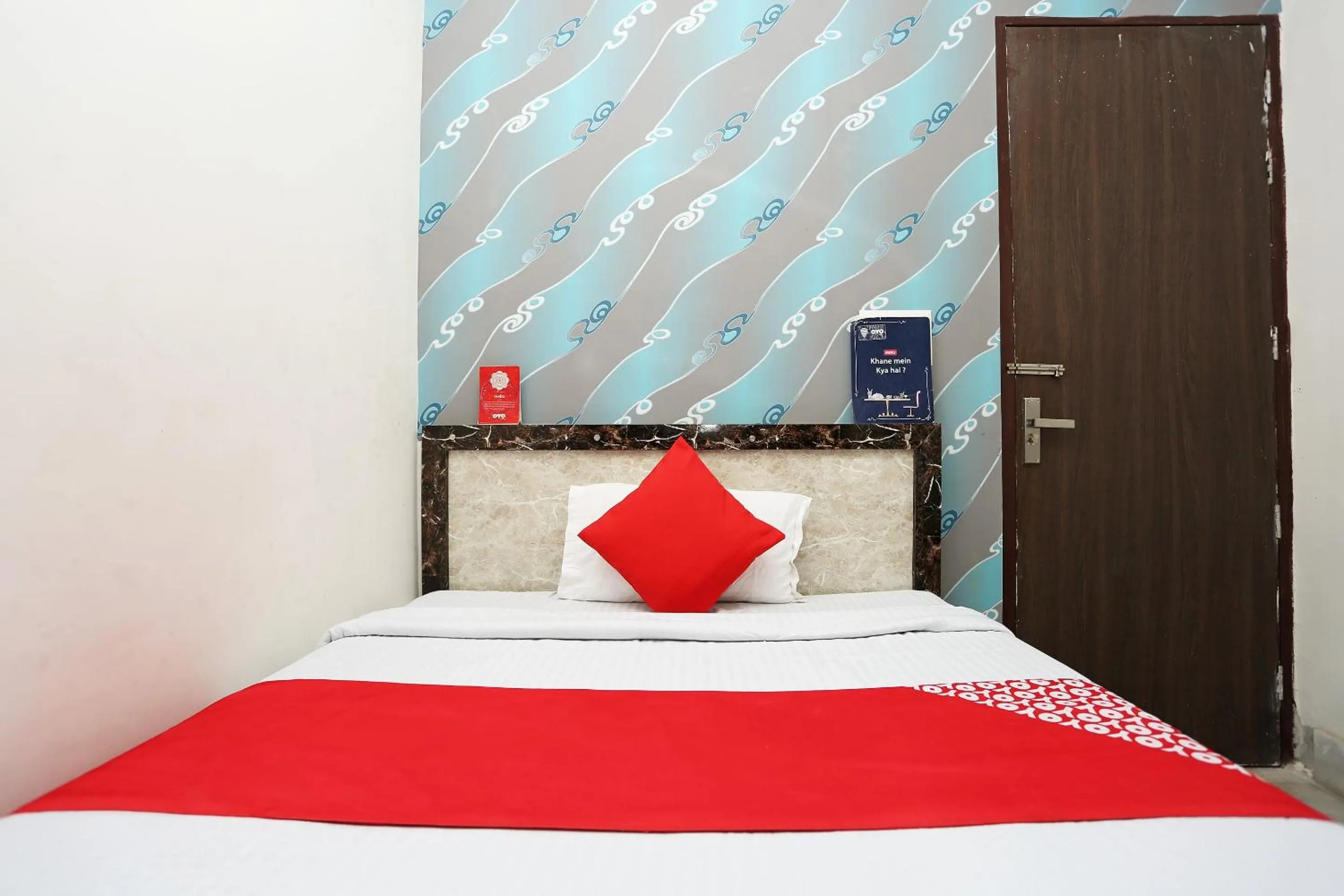 Bedroom, Bed in Hotel O Blue Moon