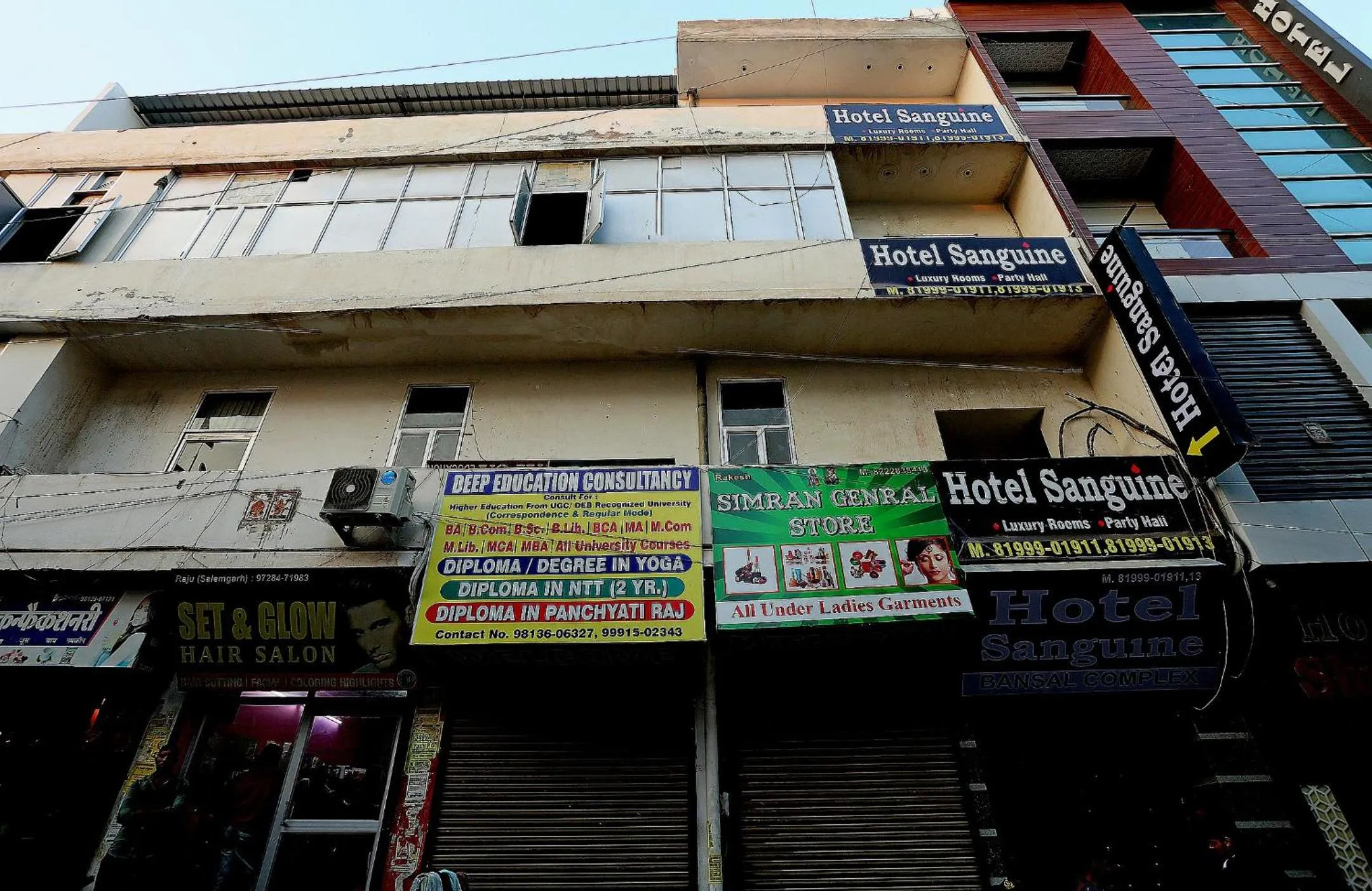 Facade/entrance in Hotel O Blue Moon