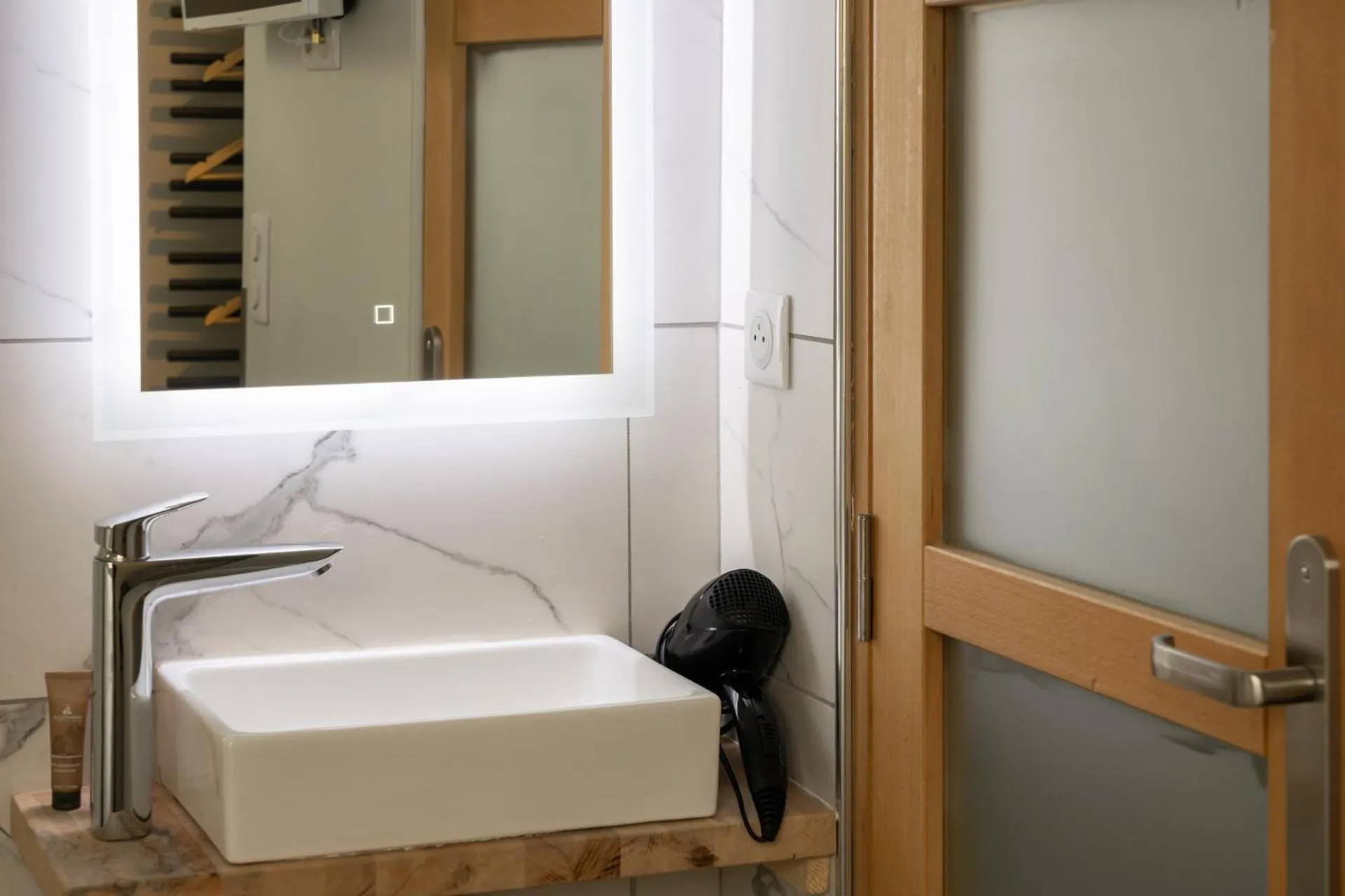 Hôtel Une Chambre en Ville