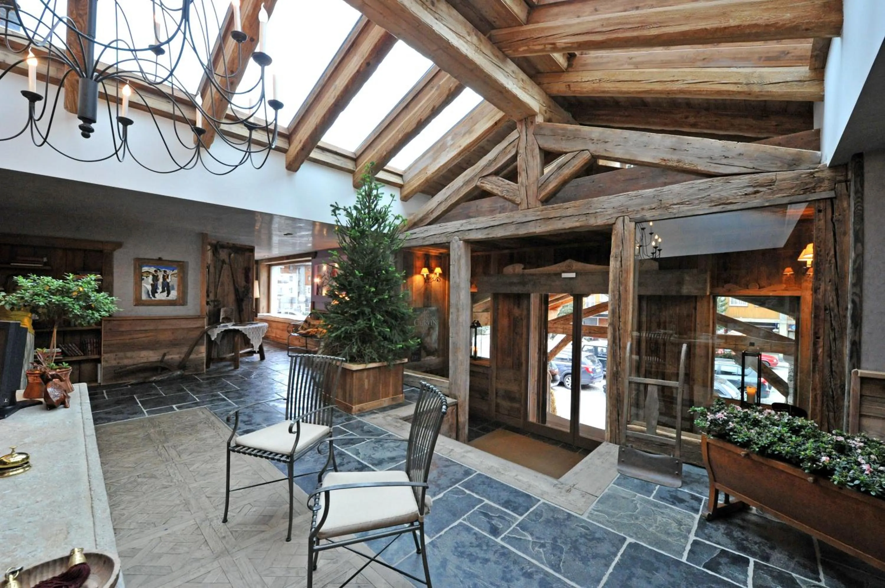 Facade/entrance in Hotel Bucaneve