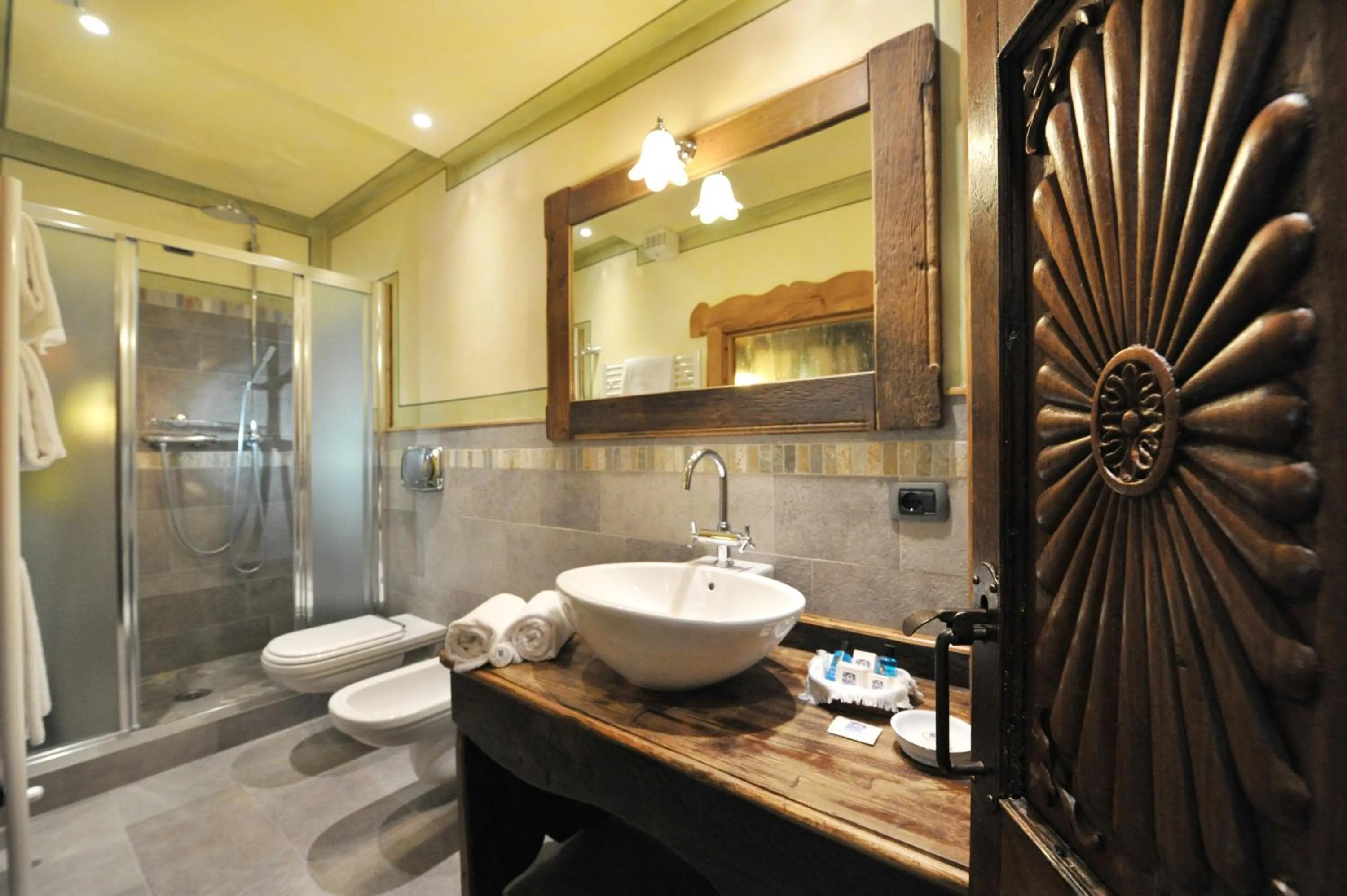 Bathroom in Hotel Bucaneve