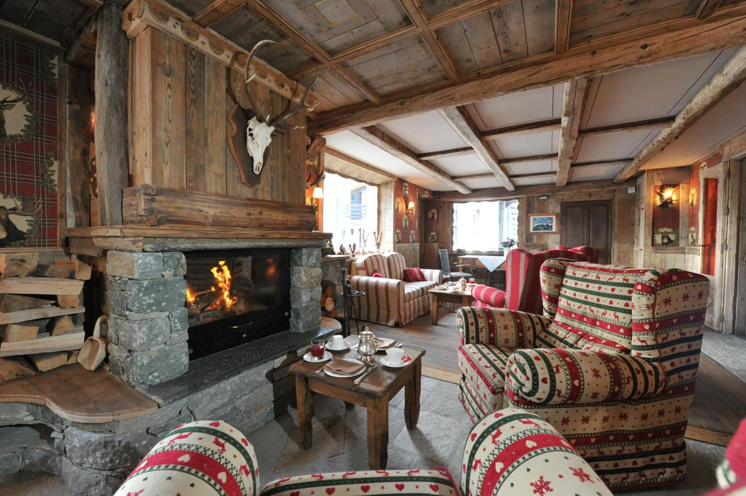 Lounge or bar in Hotel Bucaneve