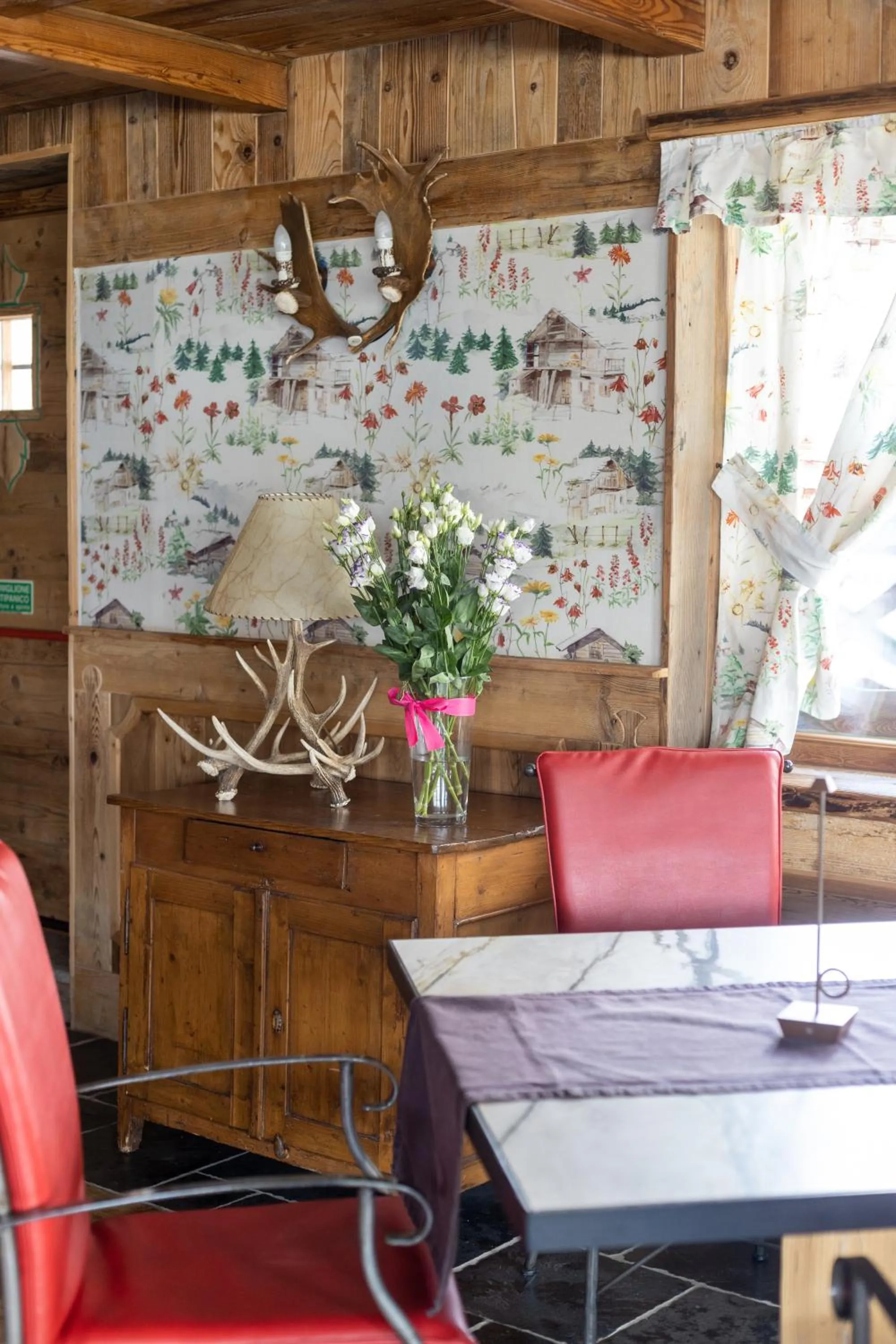 Restaurant/places to eat in Hotel Bucaneve