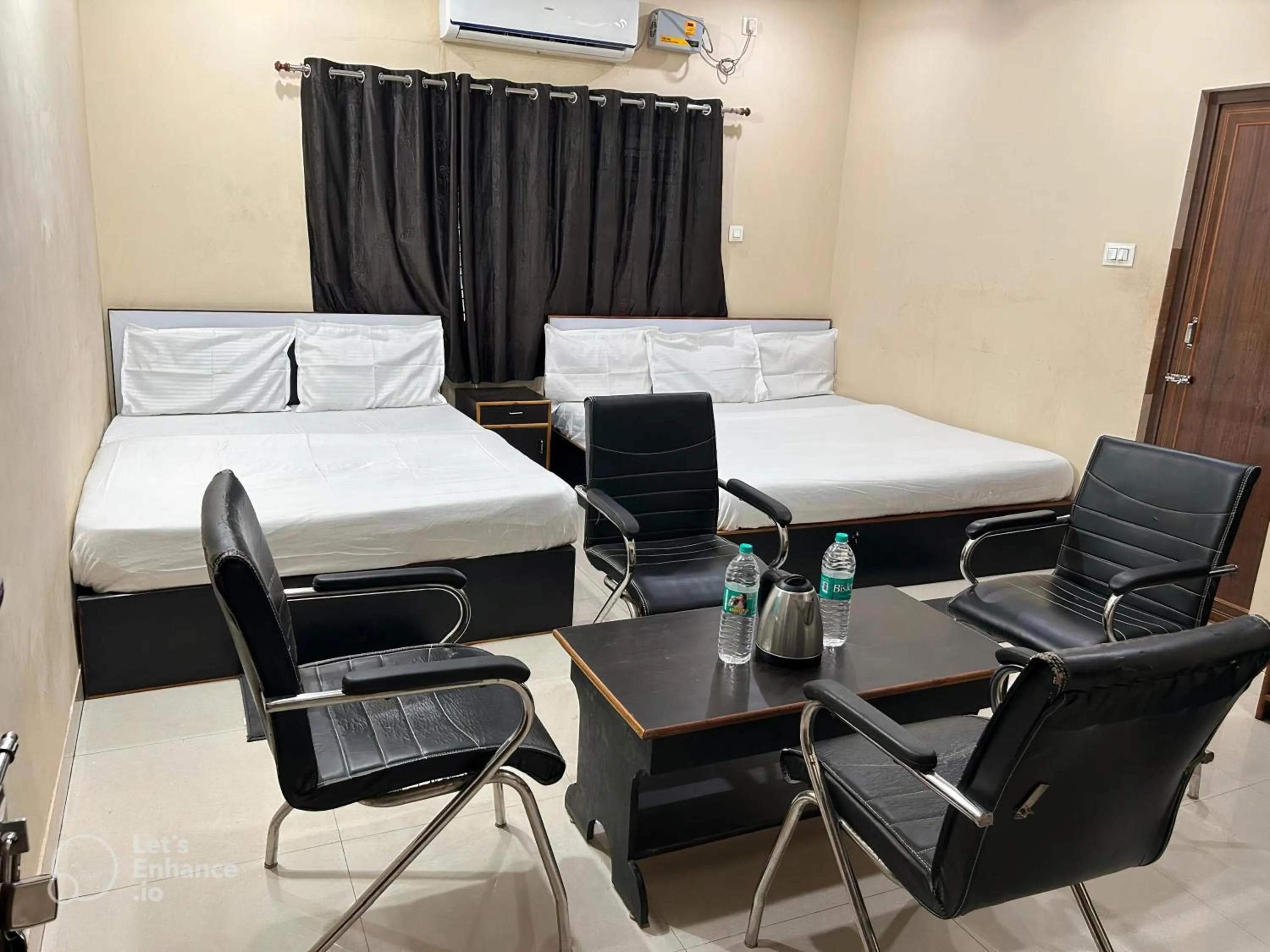 Seating area in Archie Oasis