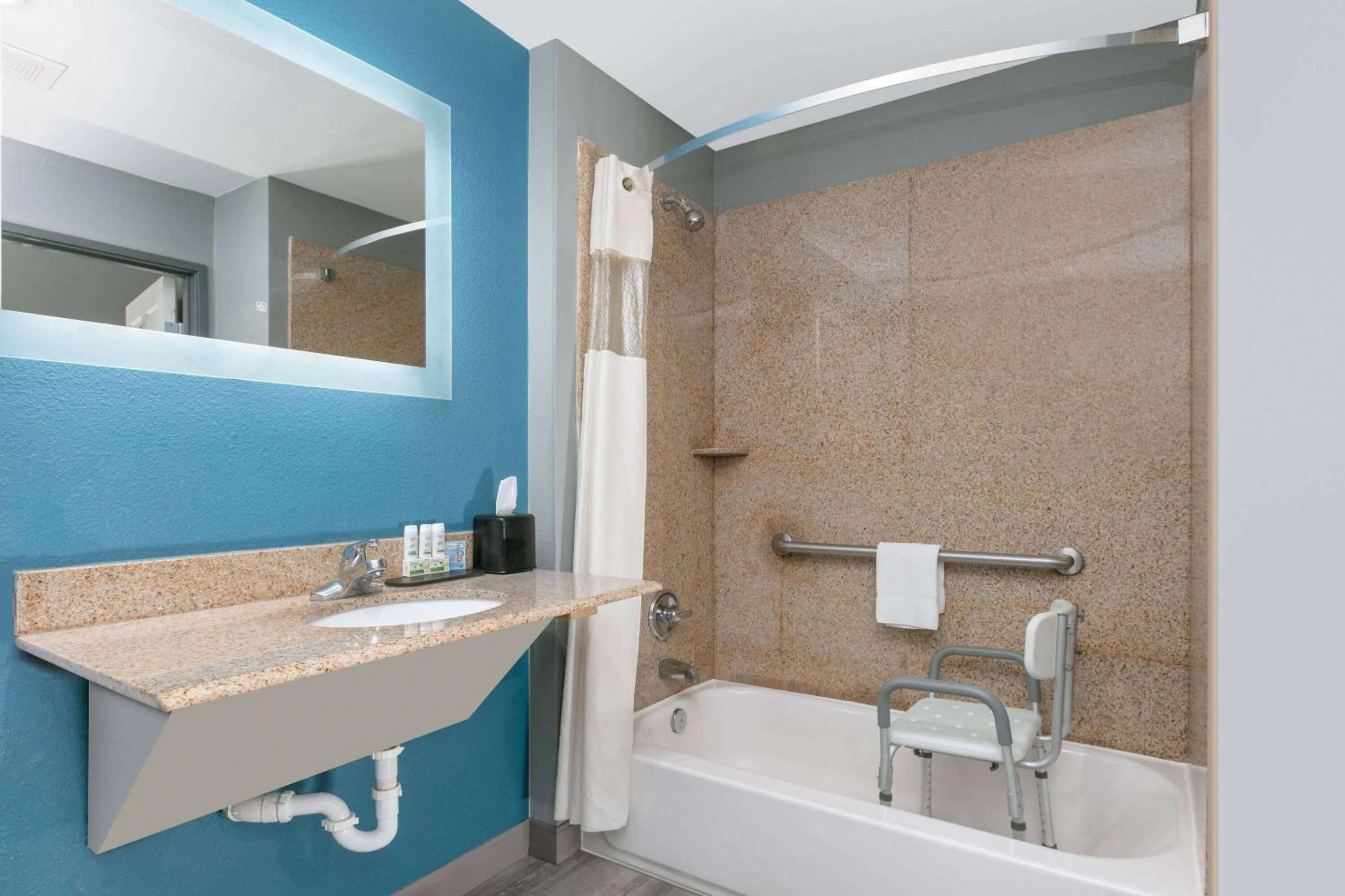 Bathroom in La Quinta by Wyndham Decatur