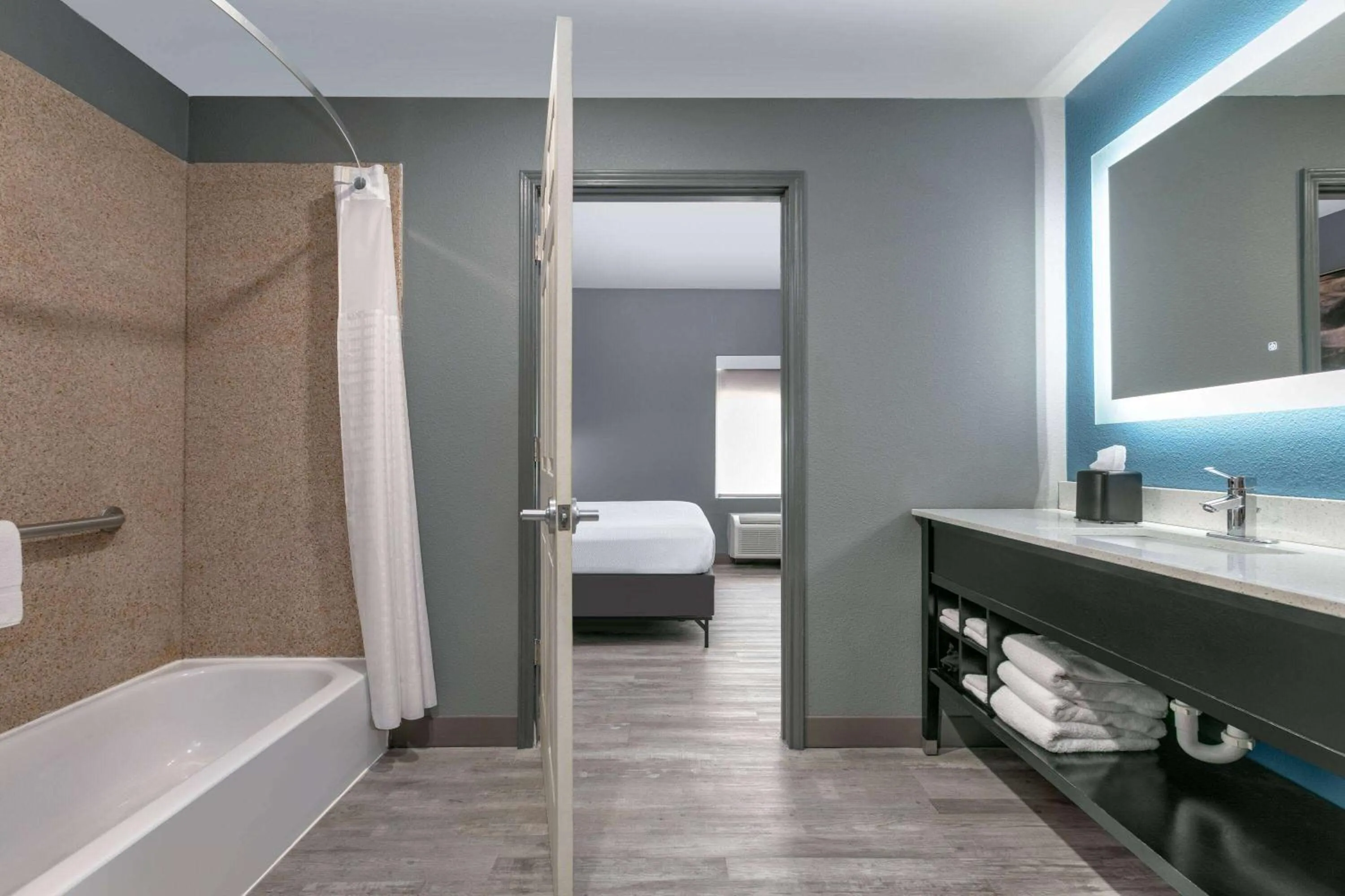 Bathroom in La Quinta by Wyndham Decatur