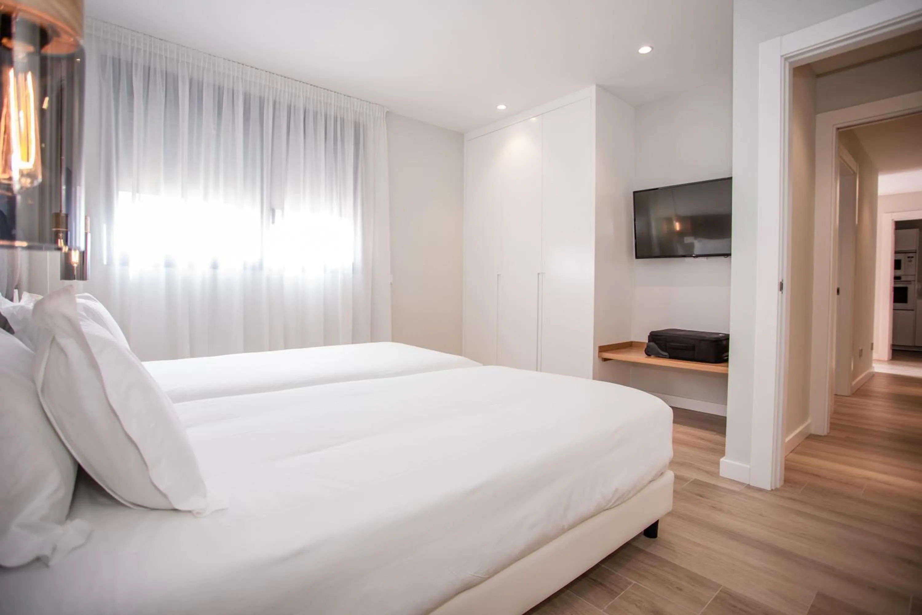 Photo of the whole room, Bed in Arguineguín Park By Servatur VV