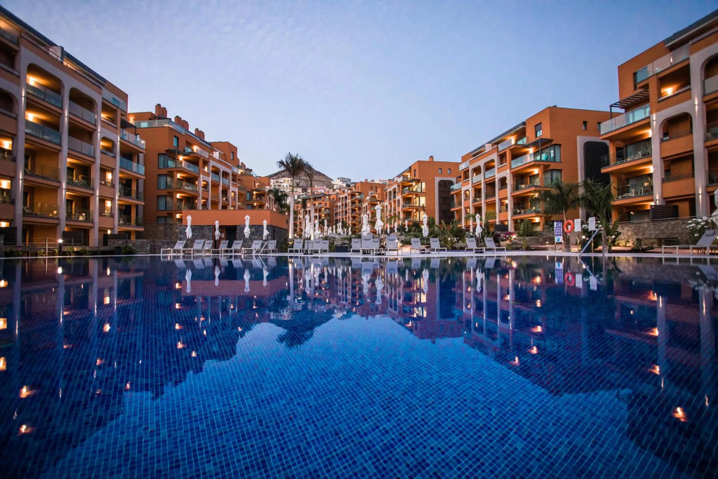 Swimming pool in Arguineguín Park By Servatur VV