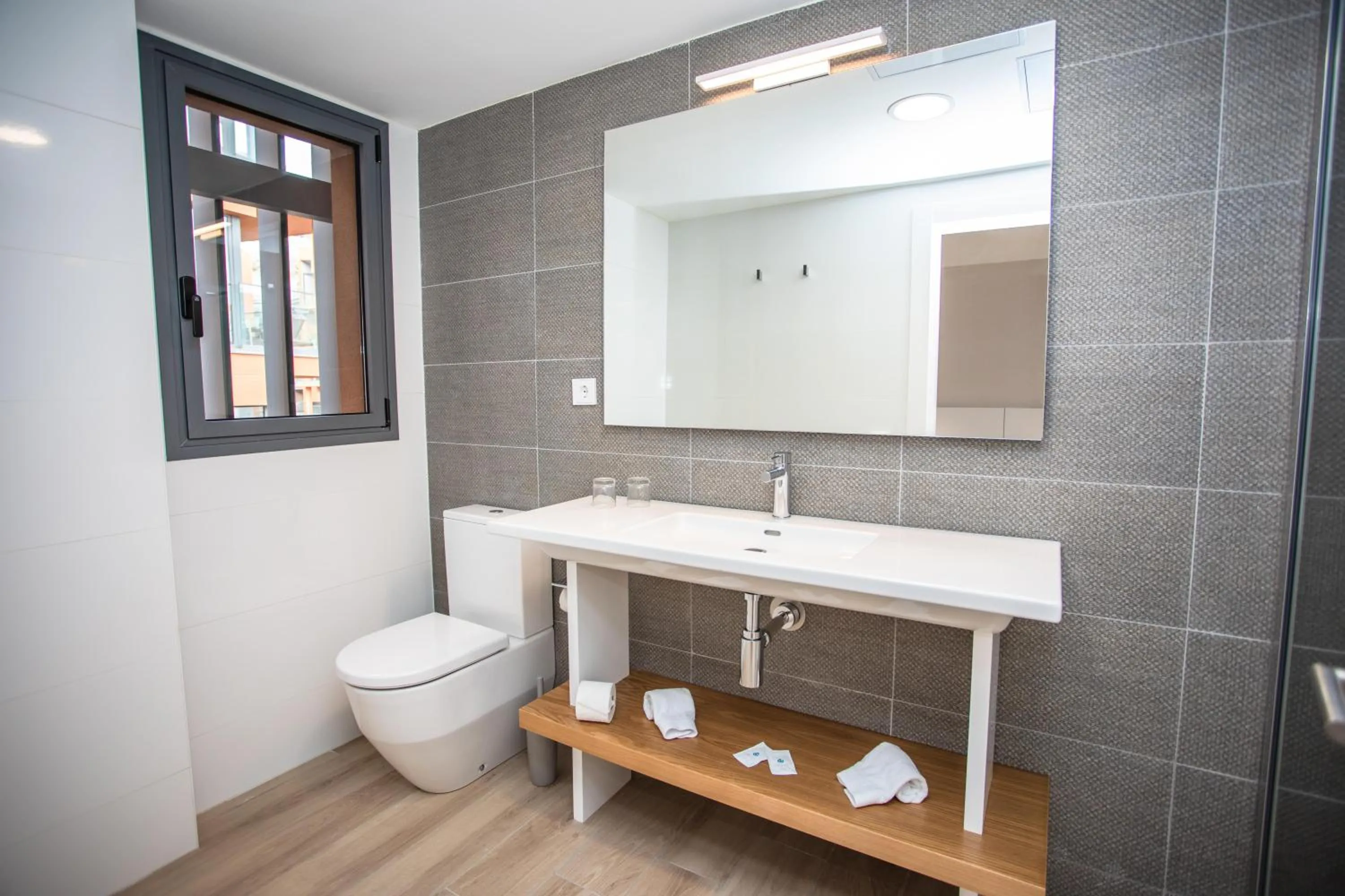 Bathroom in Arguineguín Park By Servatur VV