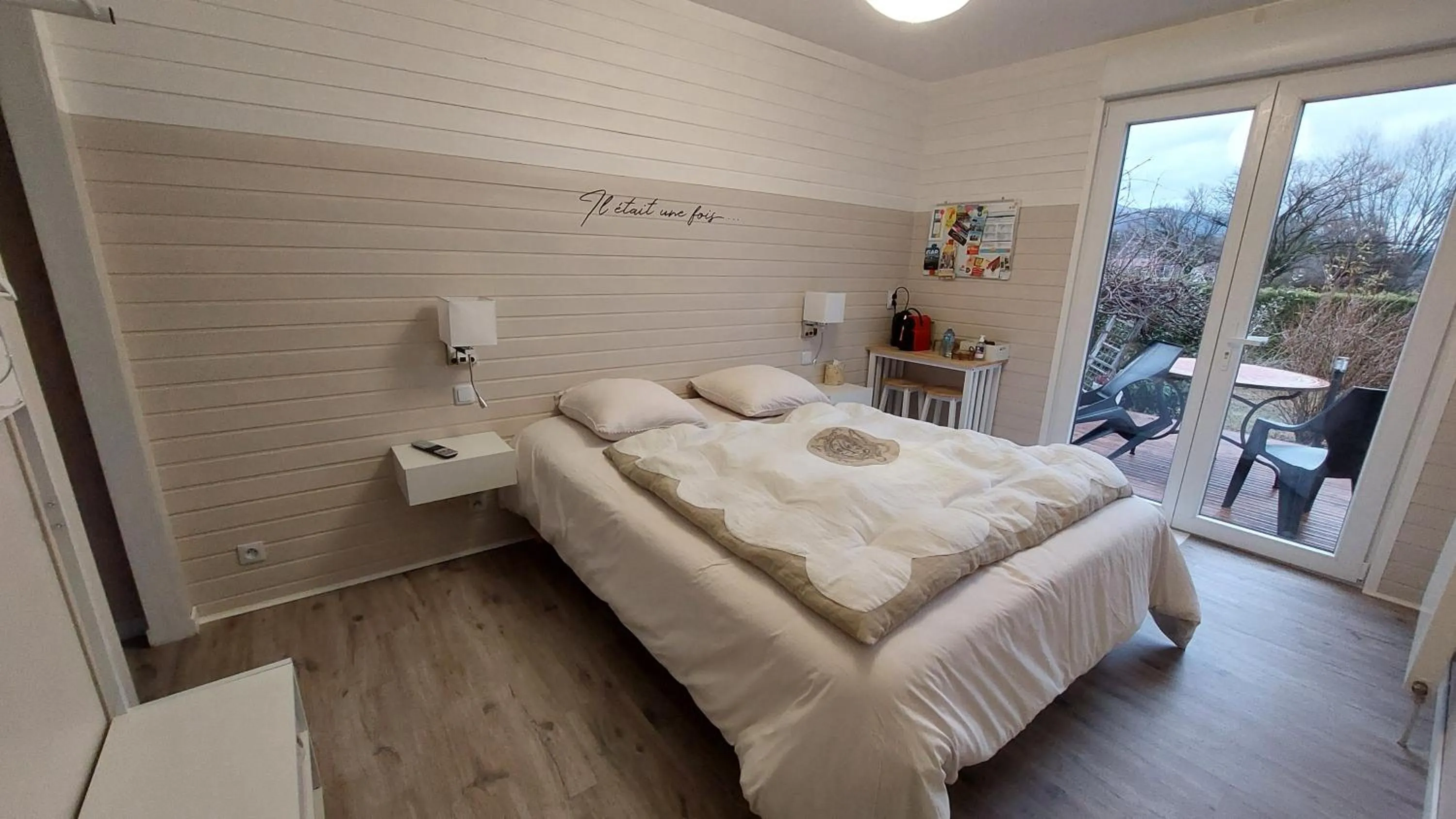Photo of the whole room, Bed in Le petit nid douillet