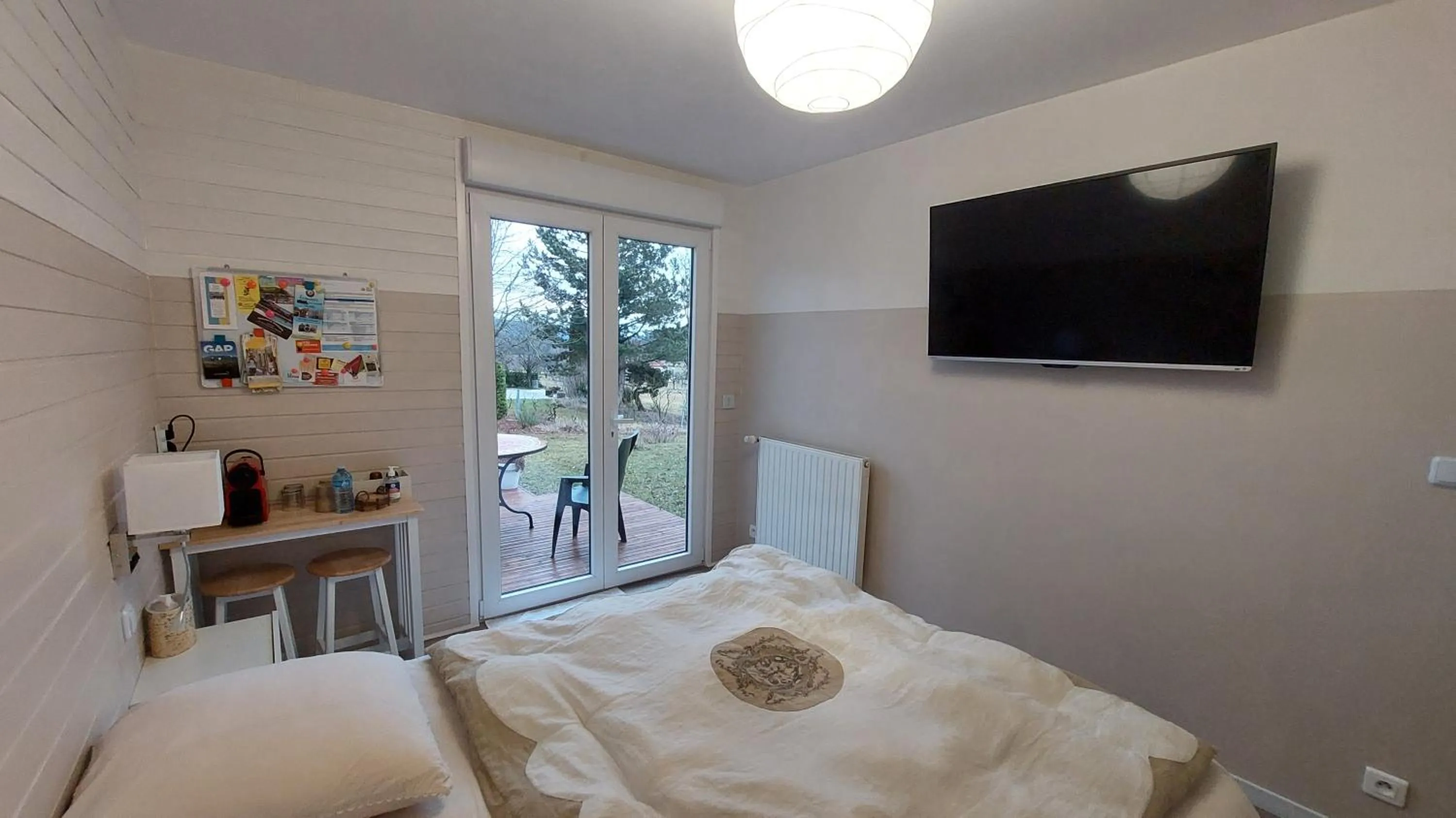 TV and multimedia, Bed in Le petit nid douillet