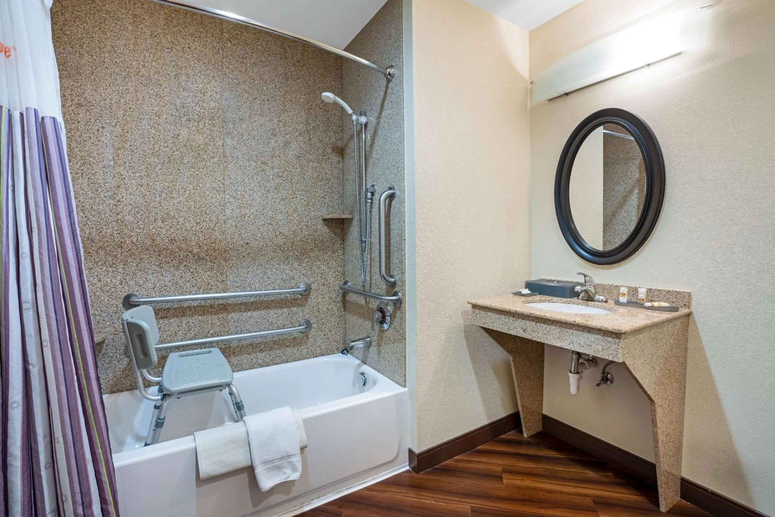 Bathroom in La Quinta by Wyndham Auburn