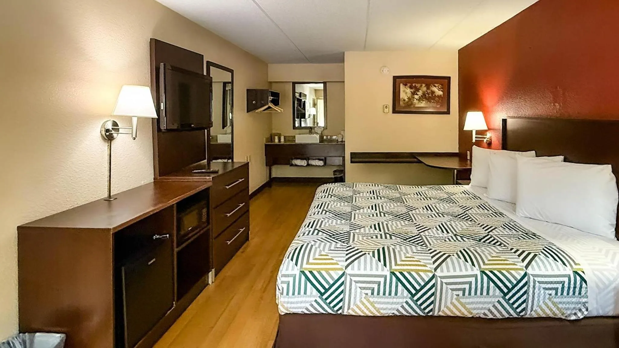 Bedroom, Bed in Motel 6 Smyrna, GA