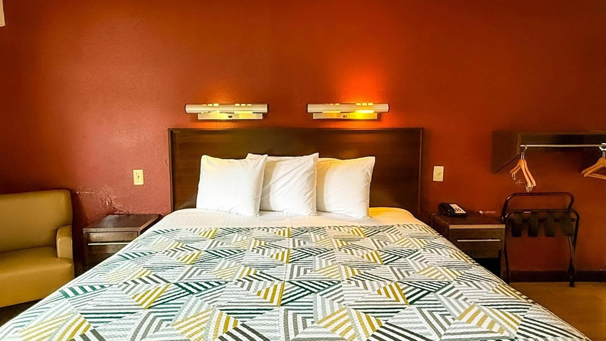 Bedroom, Bed in Motel 6 Smyrna, GA