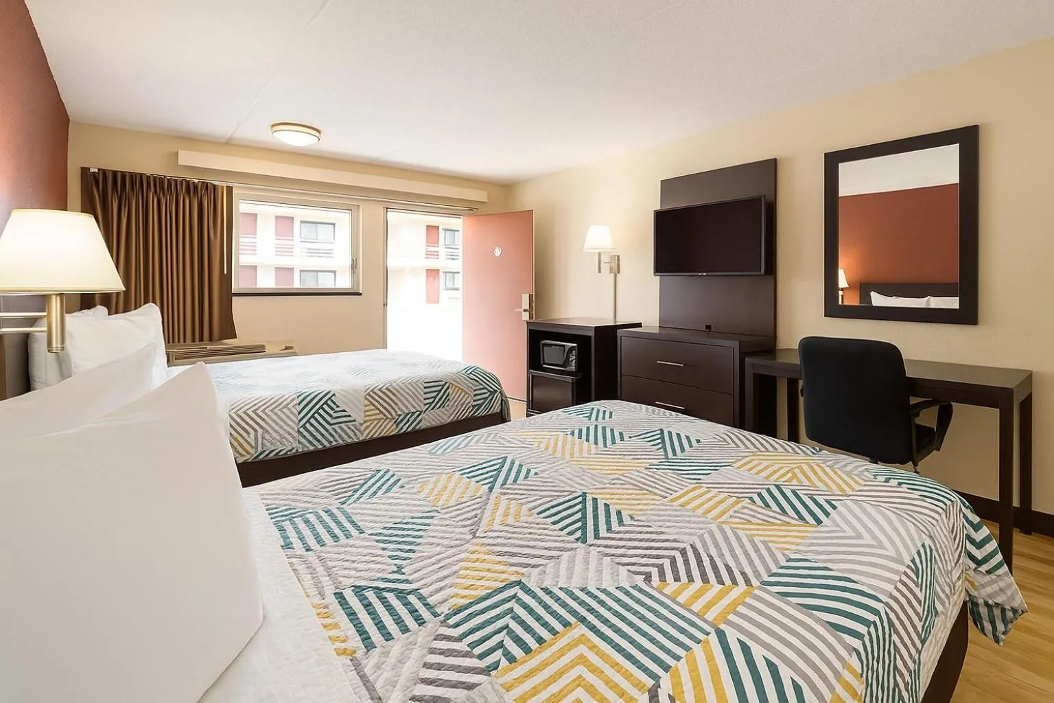 Bed in Motel 6 Smyrna, GA