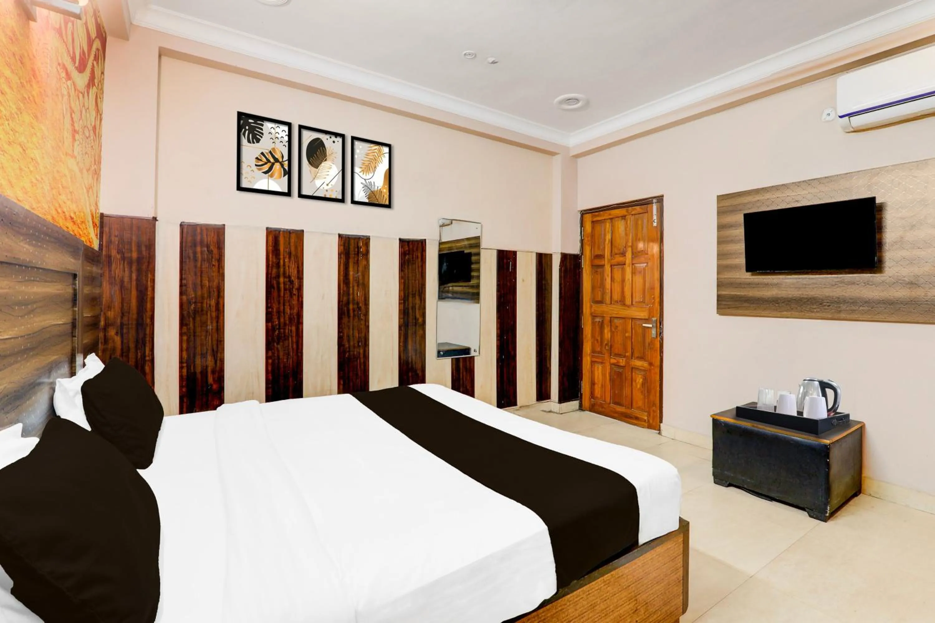 Bedroom, Bed in Super Hotel O Sharda Nagar Lucknow