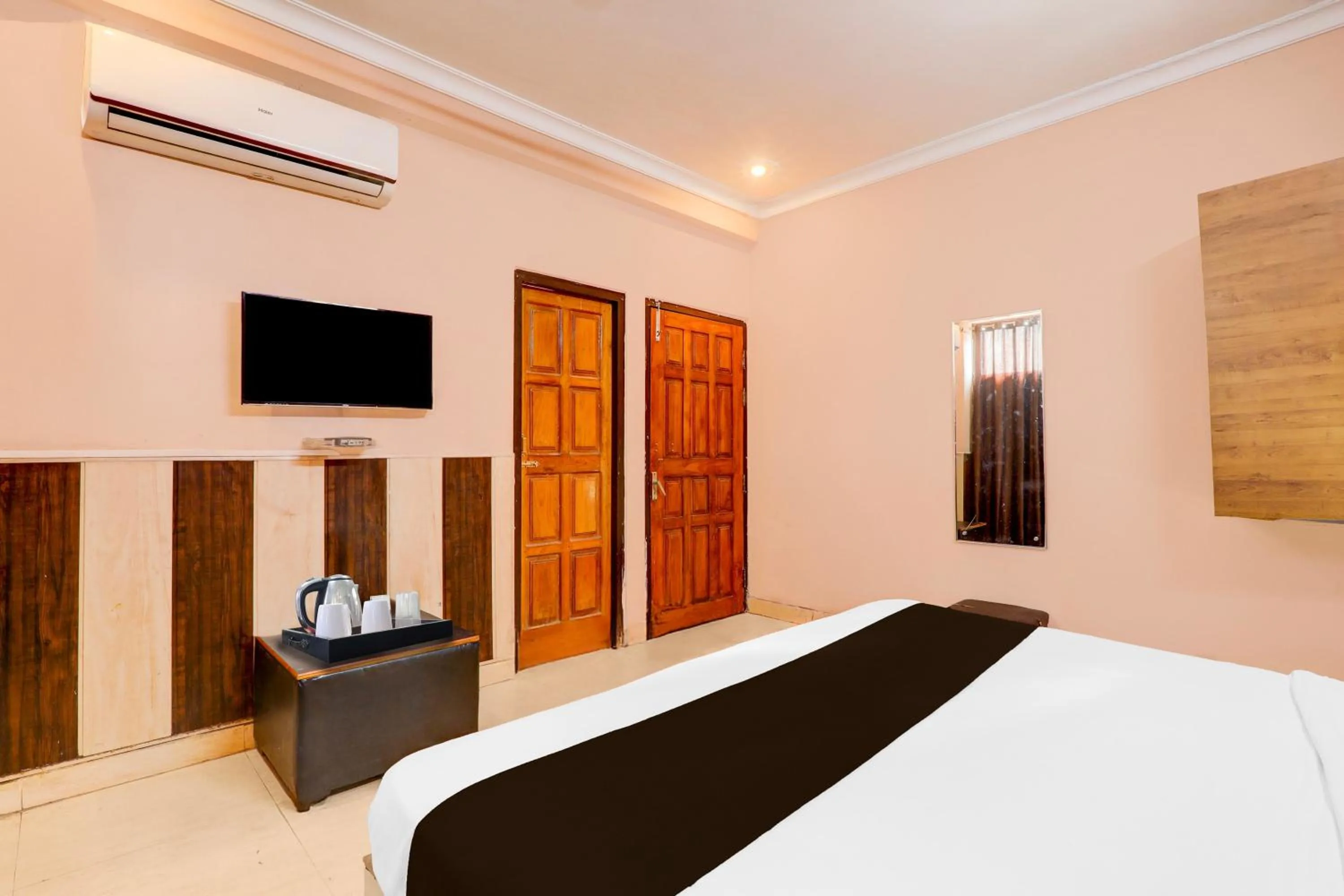 Bedroom, Bed in Super Hotel O Sharda Nagar Lucknow