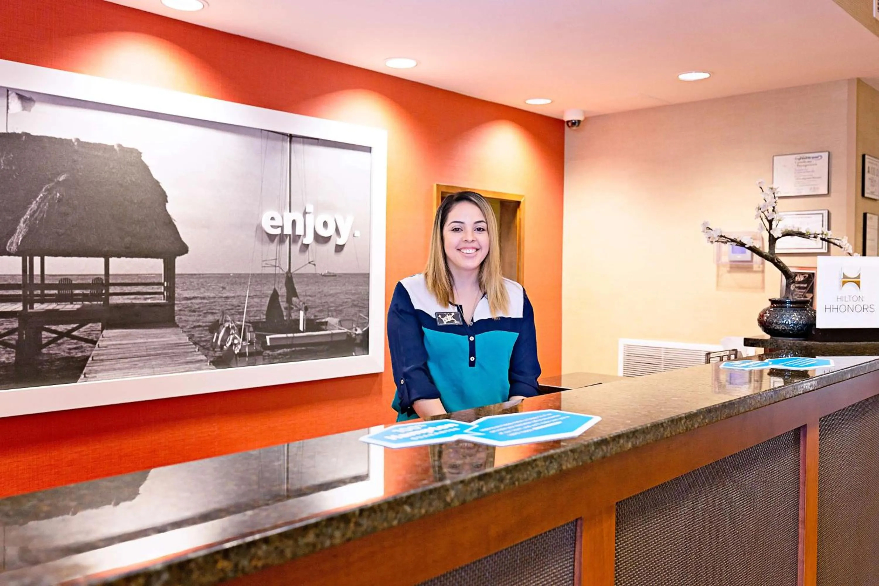 Lobby or reception in Hampton Inn & Suites Jacksonville