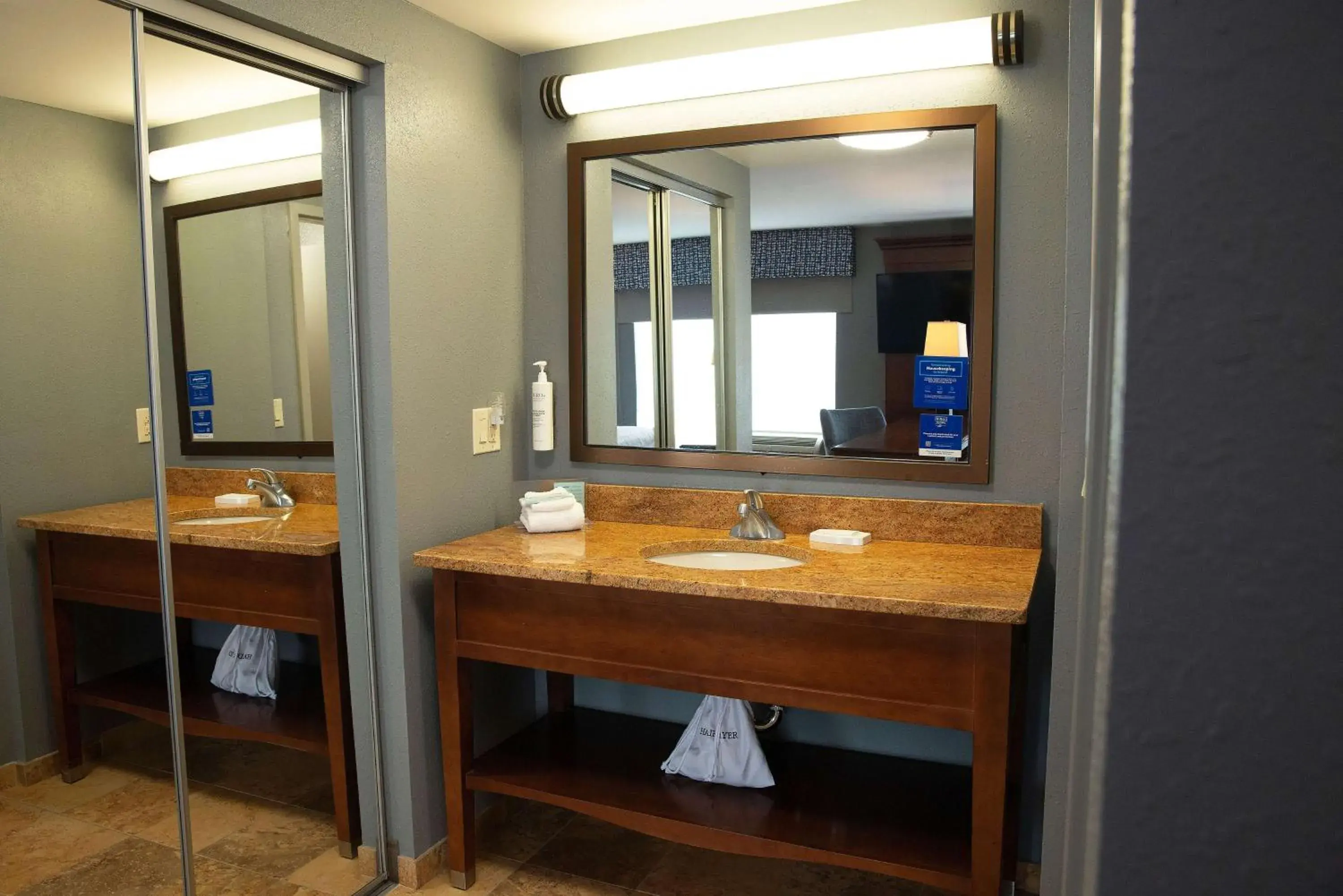 King Studio Suite with Sofa Bed - Hearing Access/Non-Smoking in Hampton Inn & Suites Jacksonville King Studio Suite with Sofa Bed - Hearing Access/Non-Smoking in Hampton Inn & Suites Jacksonville