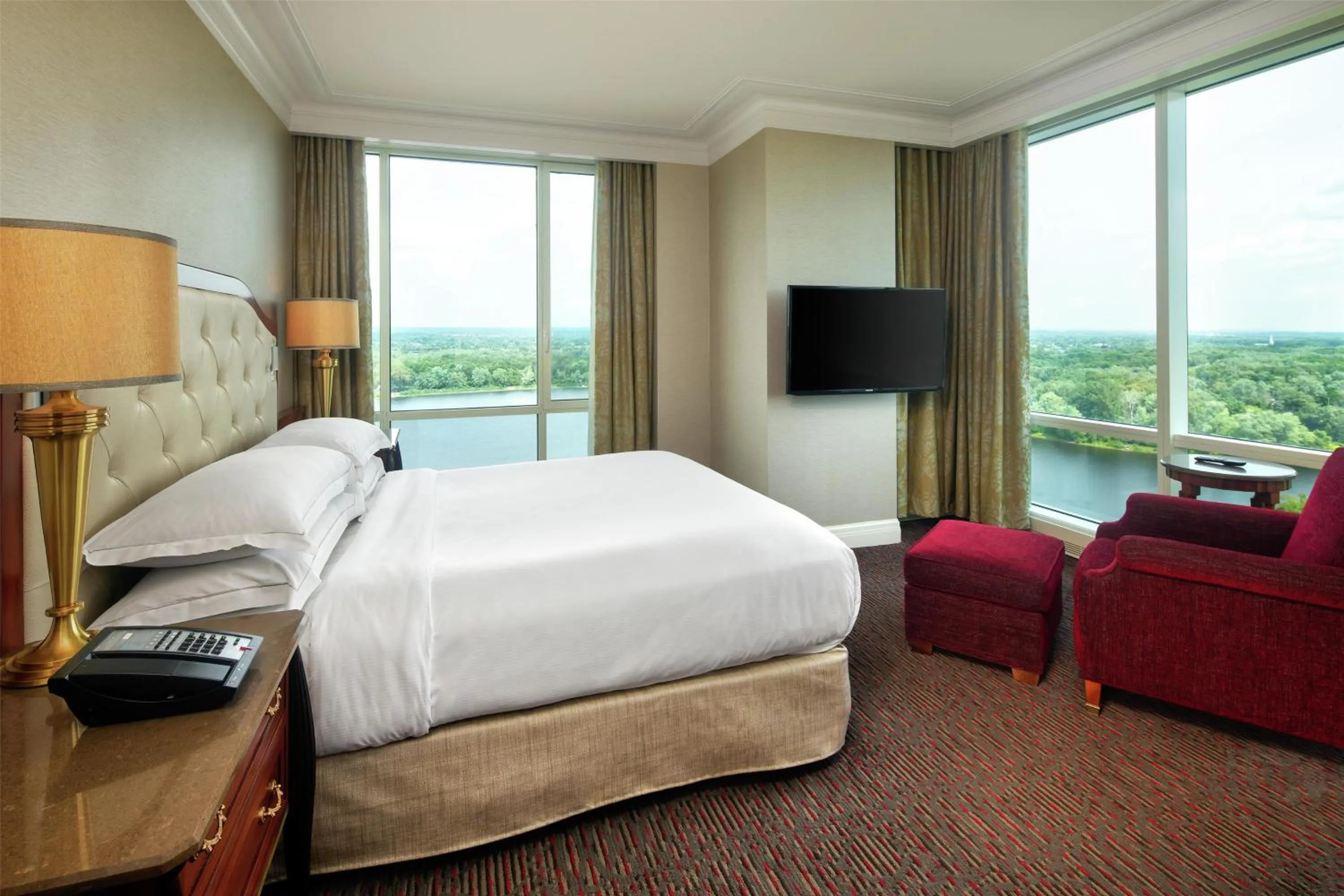 Bedroom, Bed in Hilton Lac-Leamy