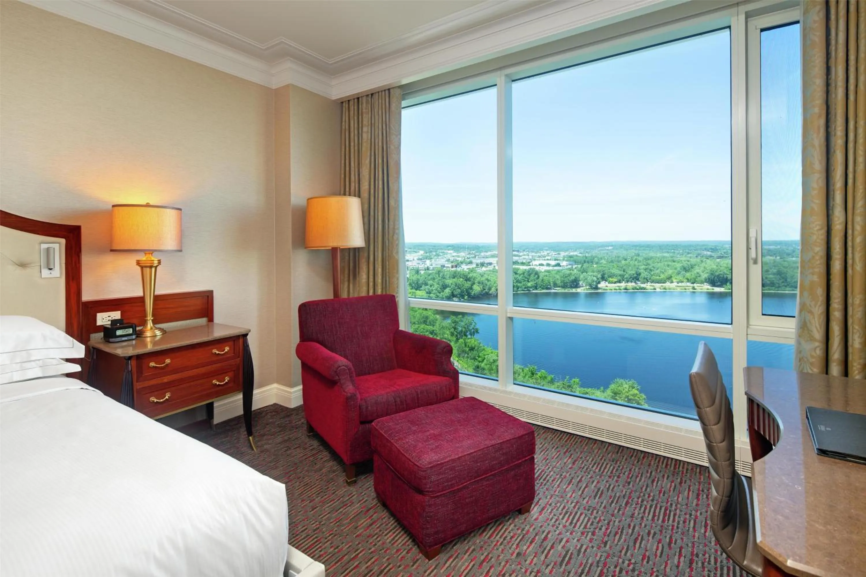 Bedroom, Bed in Hilton Lac-Leamy