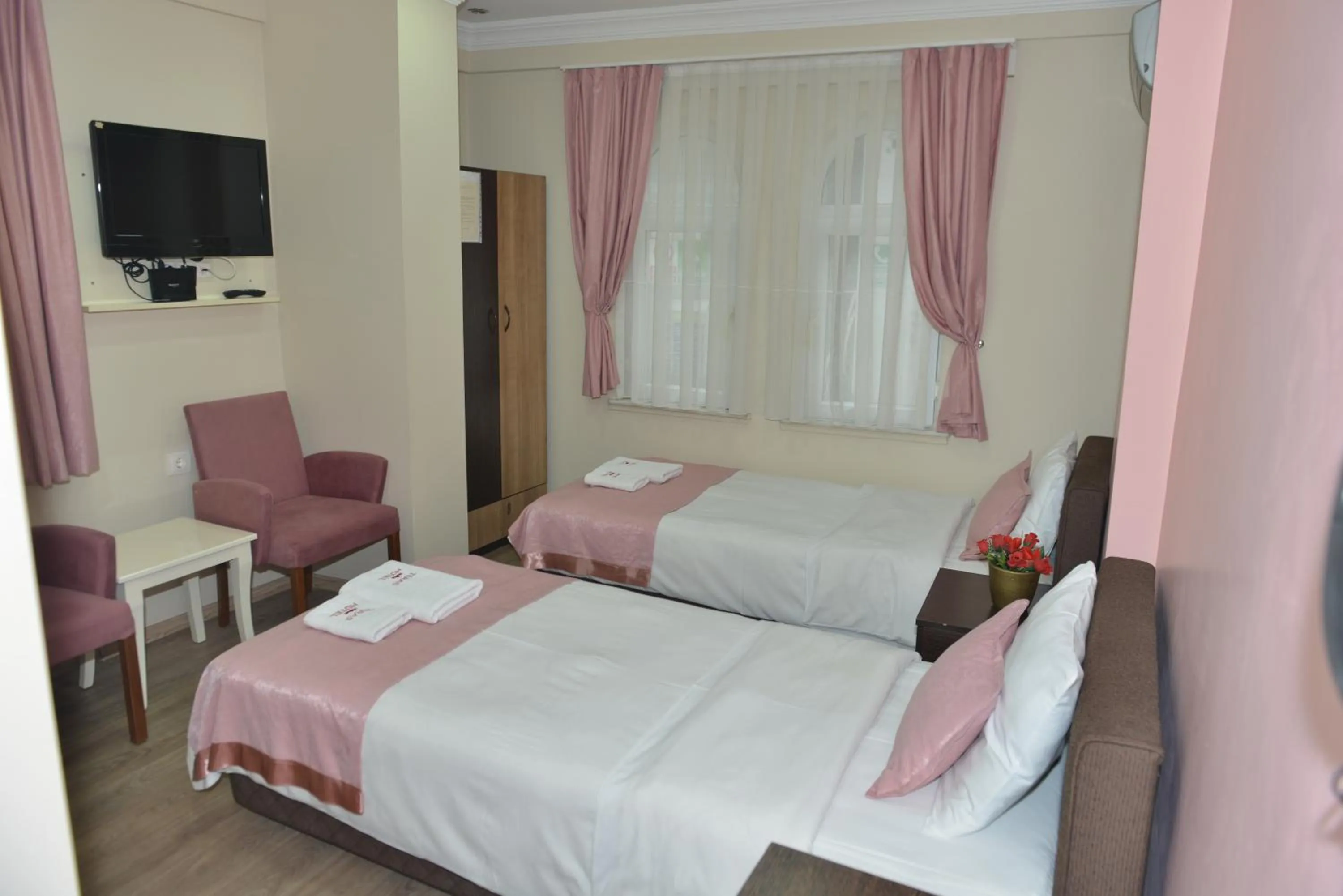 Photo of the whole room in Teras Hotel Kağıthane