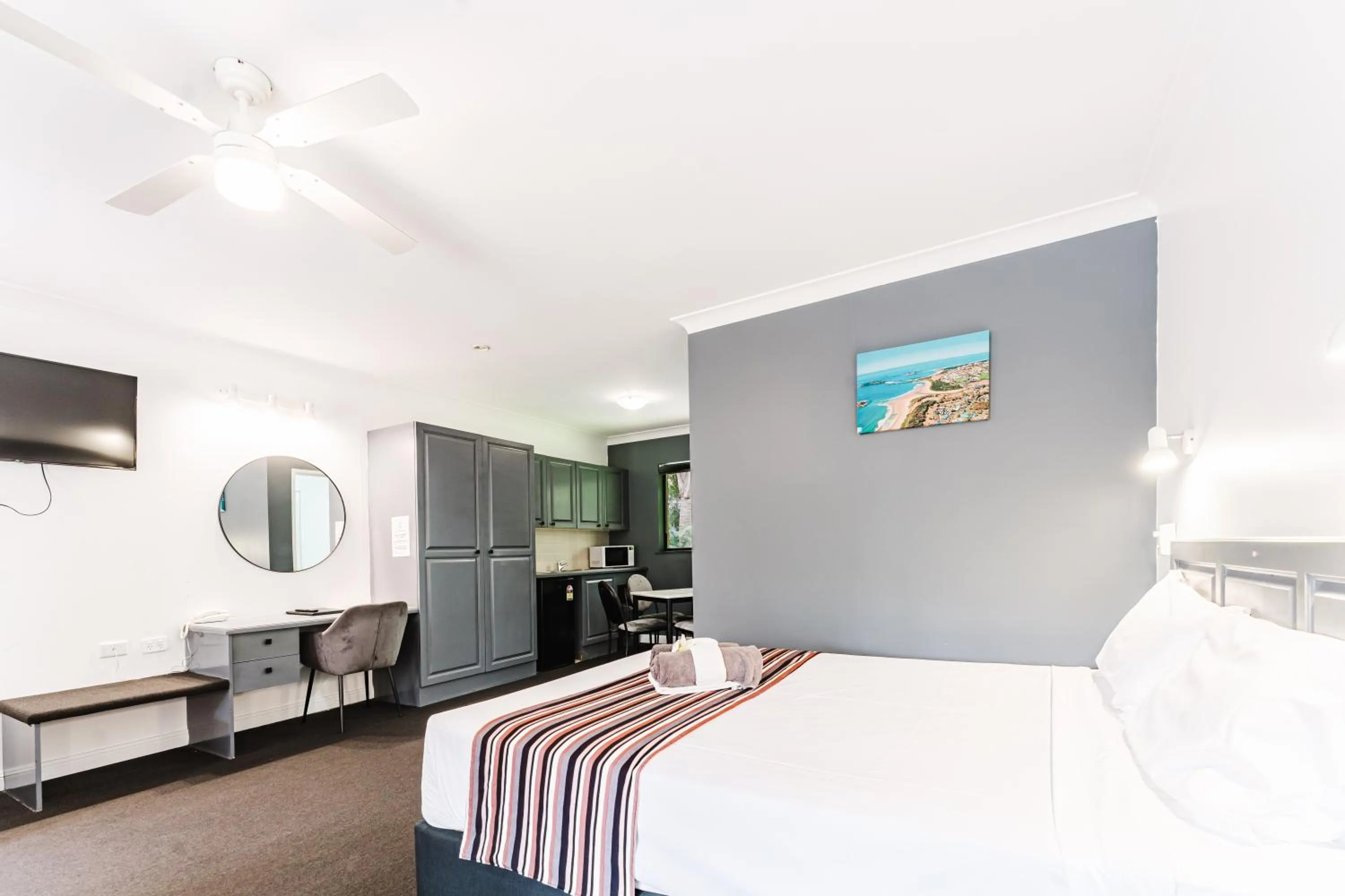 Deluxe Renovated Spa Room (Not Pet-Friendly) in Country 2 Coast Motor Inn Coffs Harbour