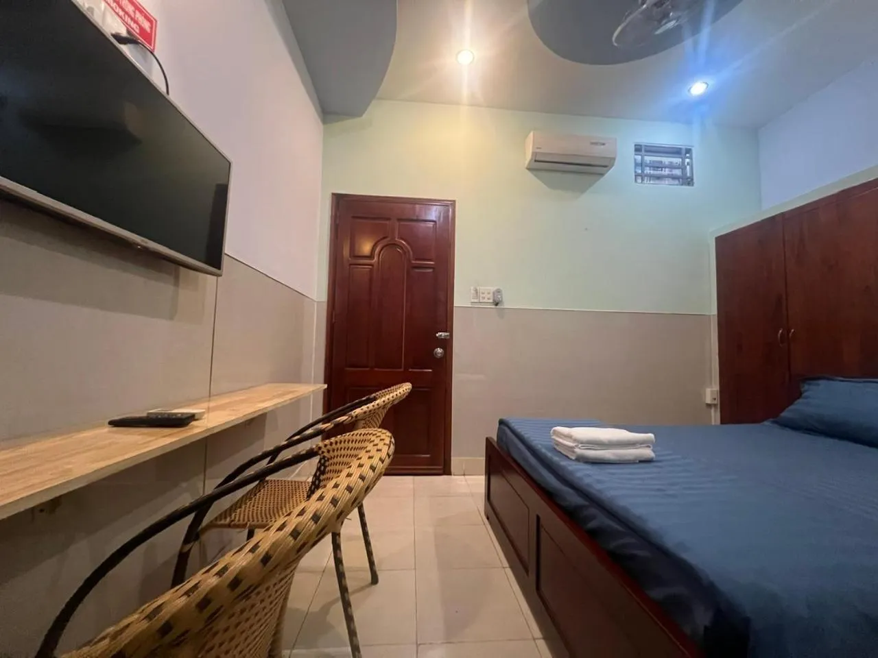 Bed in Kim Long Hotel