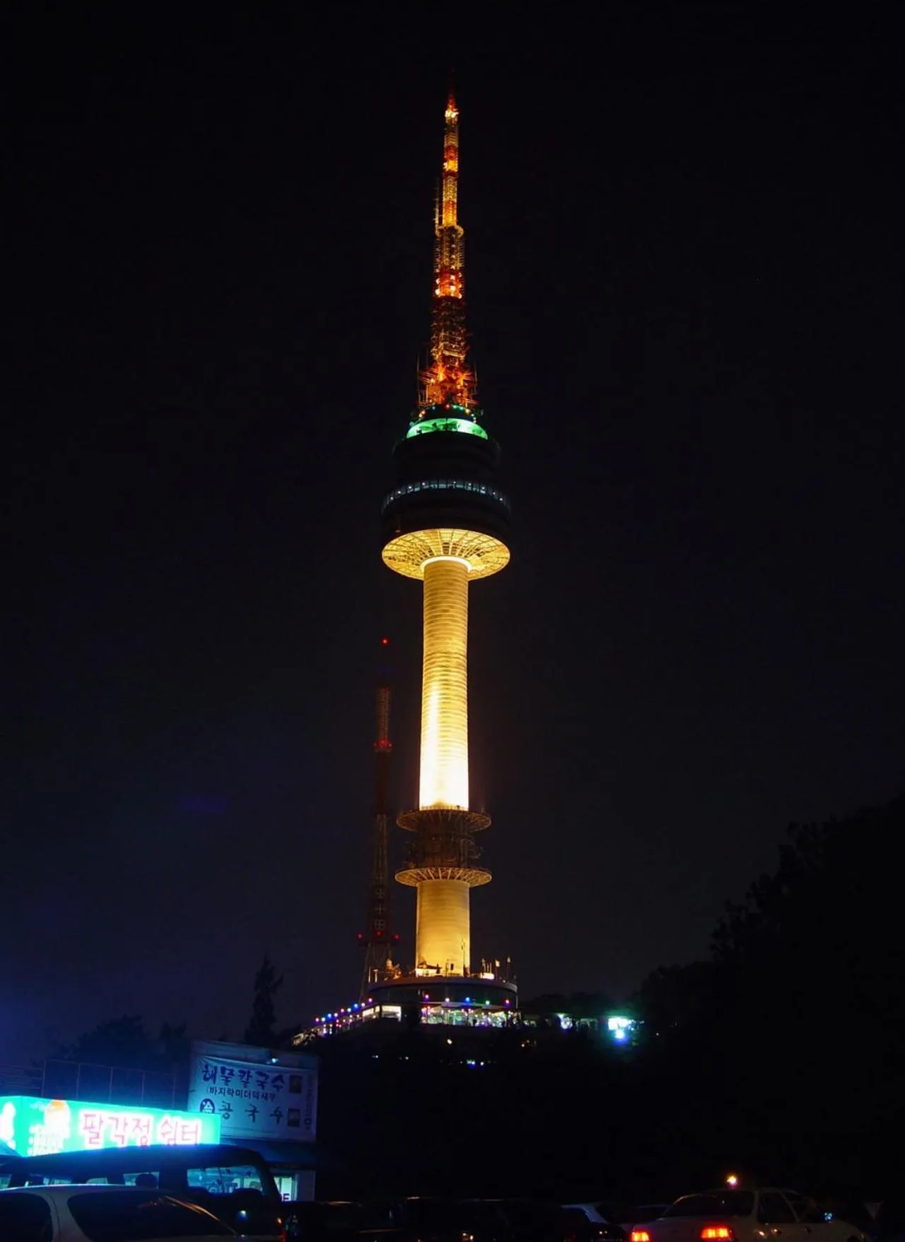 Neighbourhood in New Seoul Hotel Myeongdong