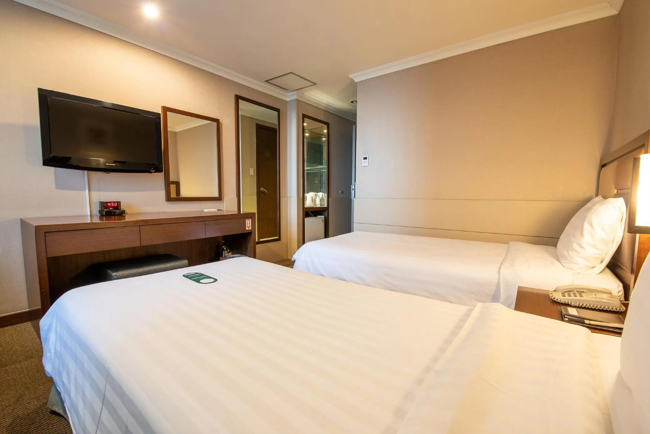 TV and multimedia, Bed in New Seoul Hotel Myeongdong