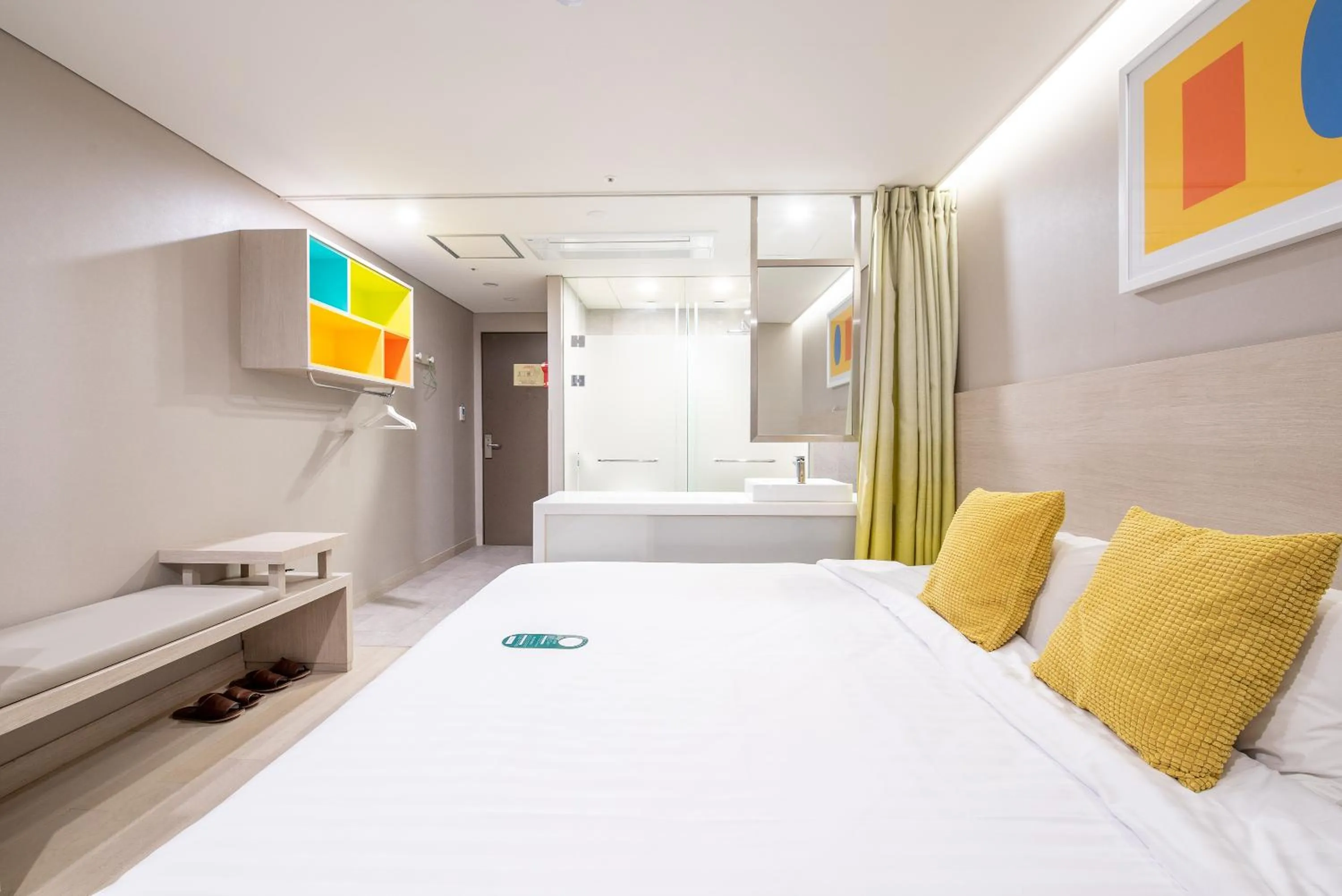 Photo of the whole room, Bed in New Seoul Hotel Myeongdong