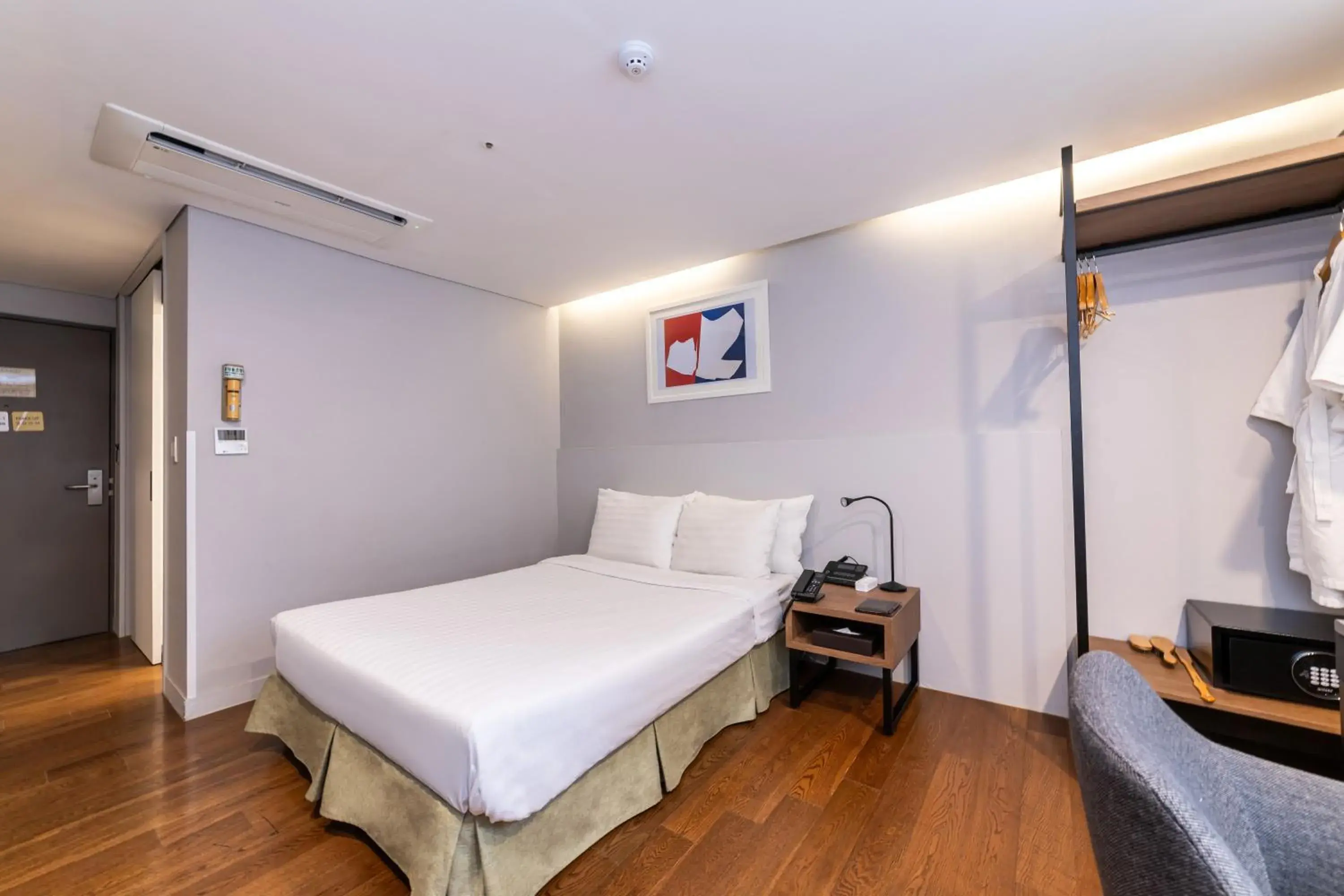 Standard Double Room in New Seoul Hotel Myeongdong Standard Double Room in New Seoul Hotel Myeongdong