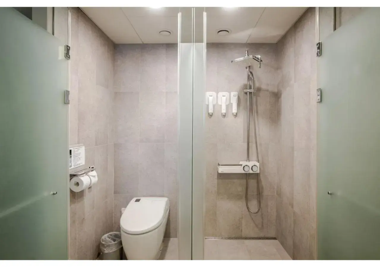 Superior Double Room in New Seoul Hotel Myeongdong Superior Double Room in New Seoul Hotel Myeongdong