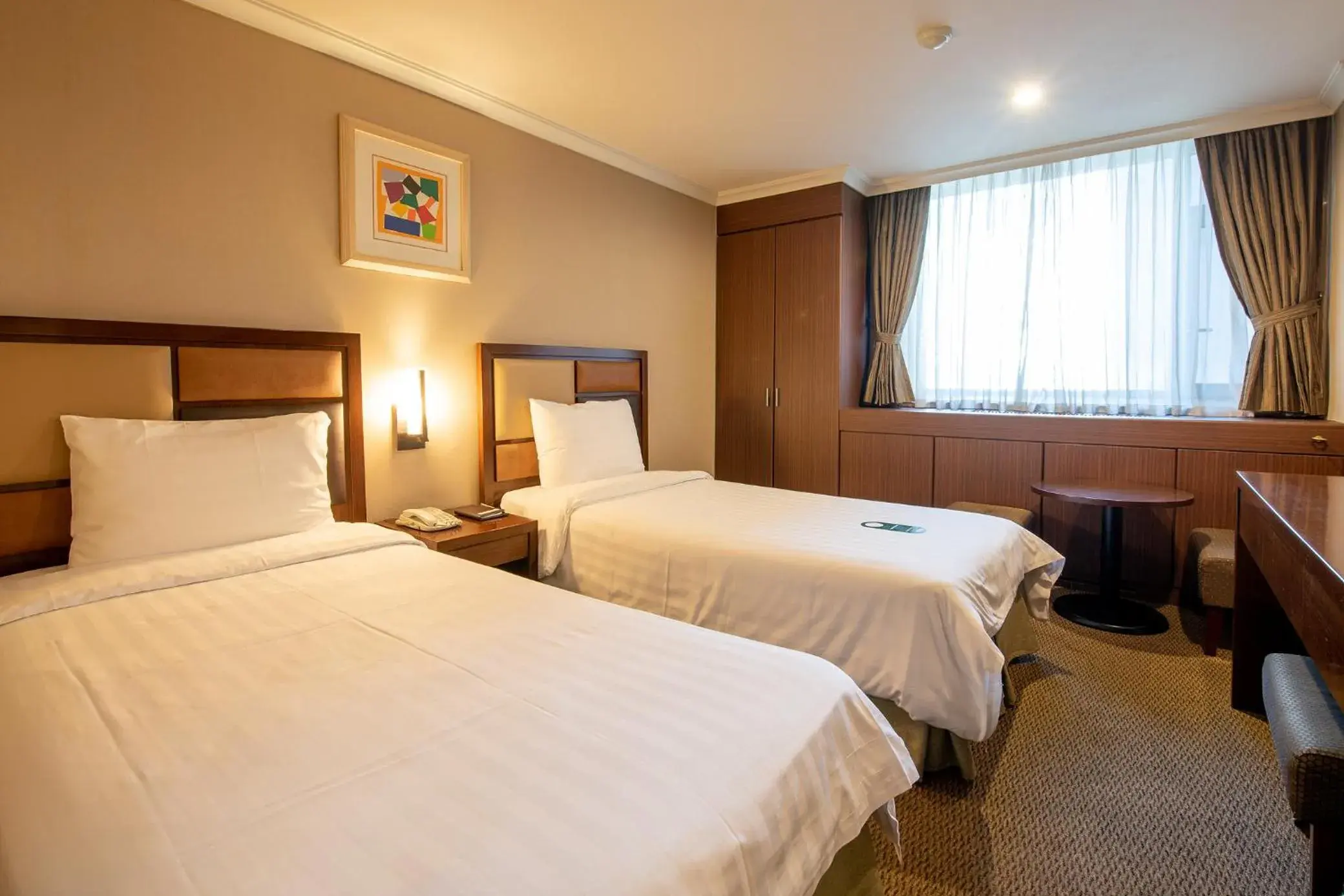 Classic Twin Room in New Seoul Hotel Myeongdong Classic Twin Room in New Seoul Hotel Myeongdong