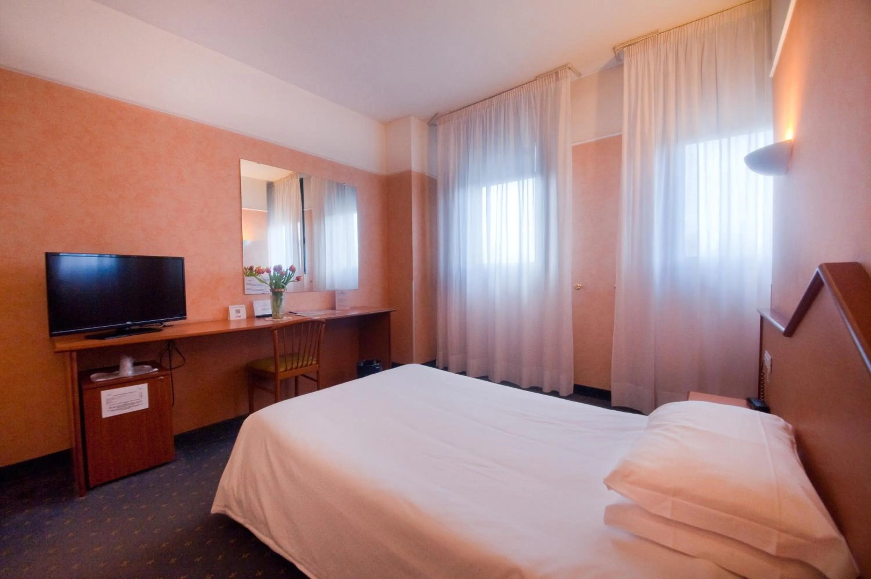 Photo of the whole room, Bed in Hotel Le Sorgenti