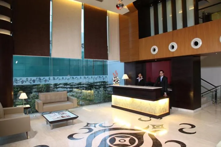 Lobby or reception in TreeHouse Queens Pearl