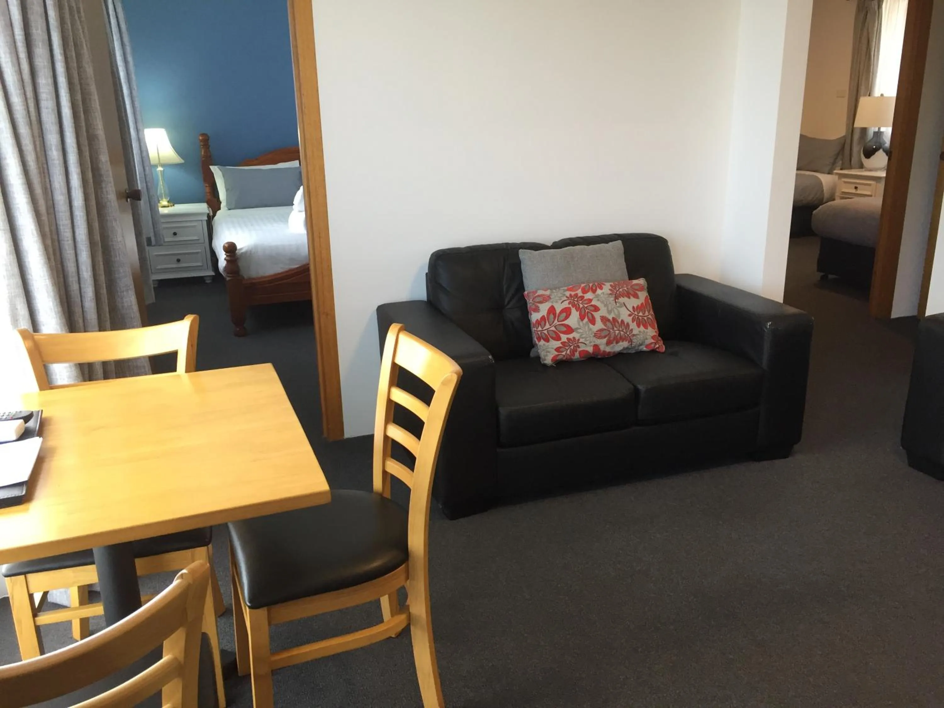 Regatta Point Tavern & Holiday Villas