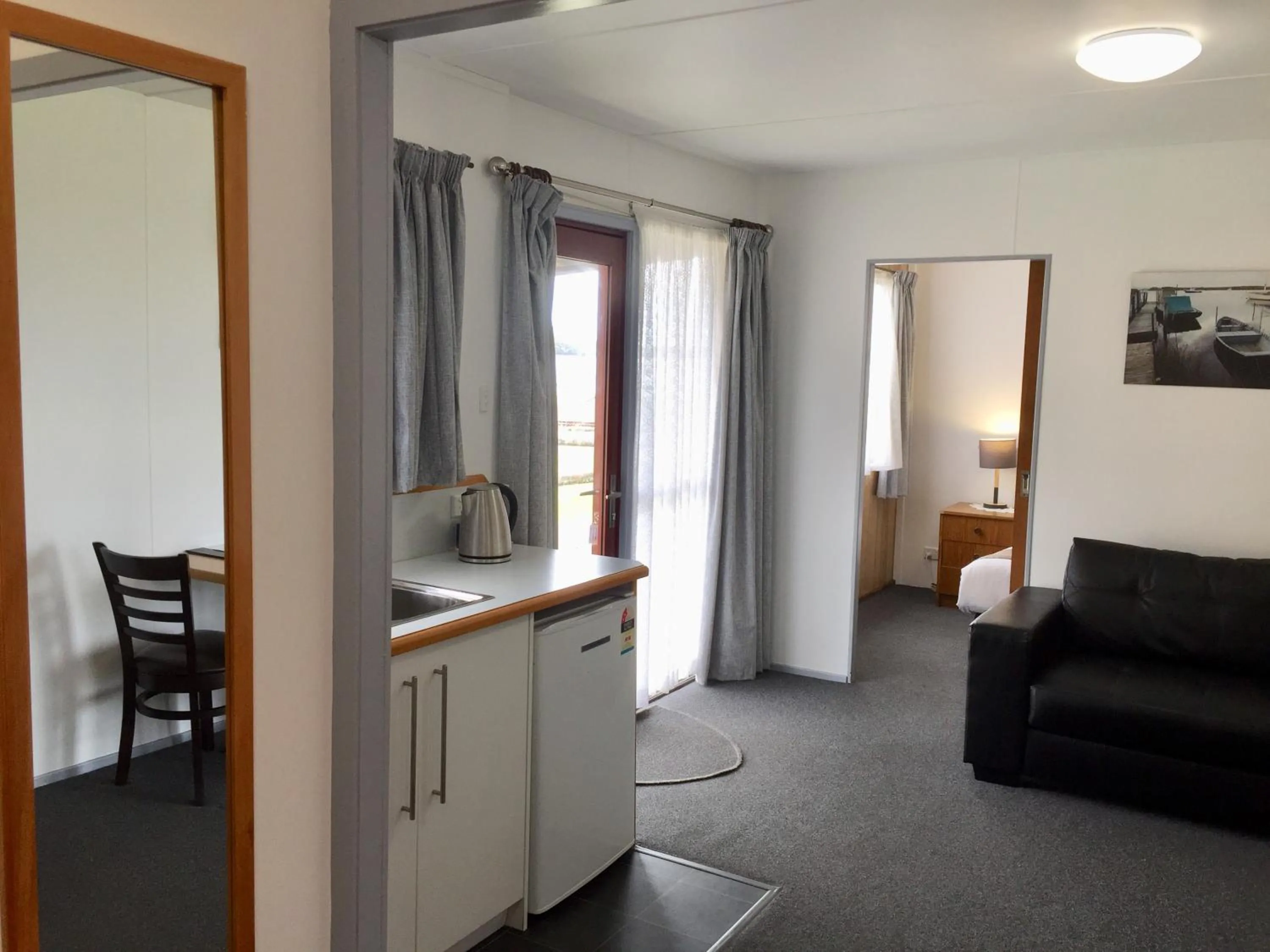 Regatta Point Tavern & Holiday Villas