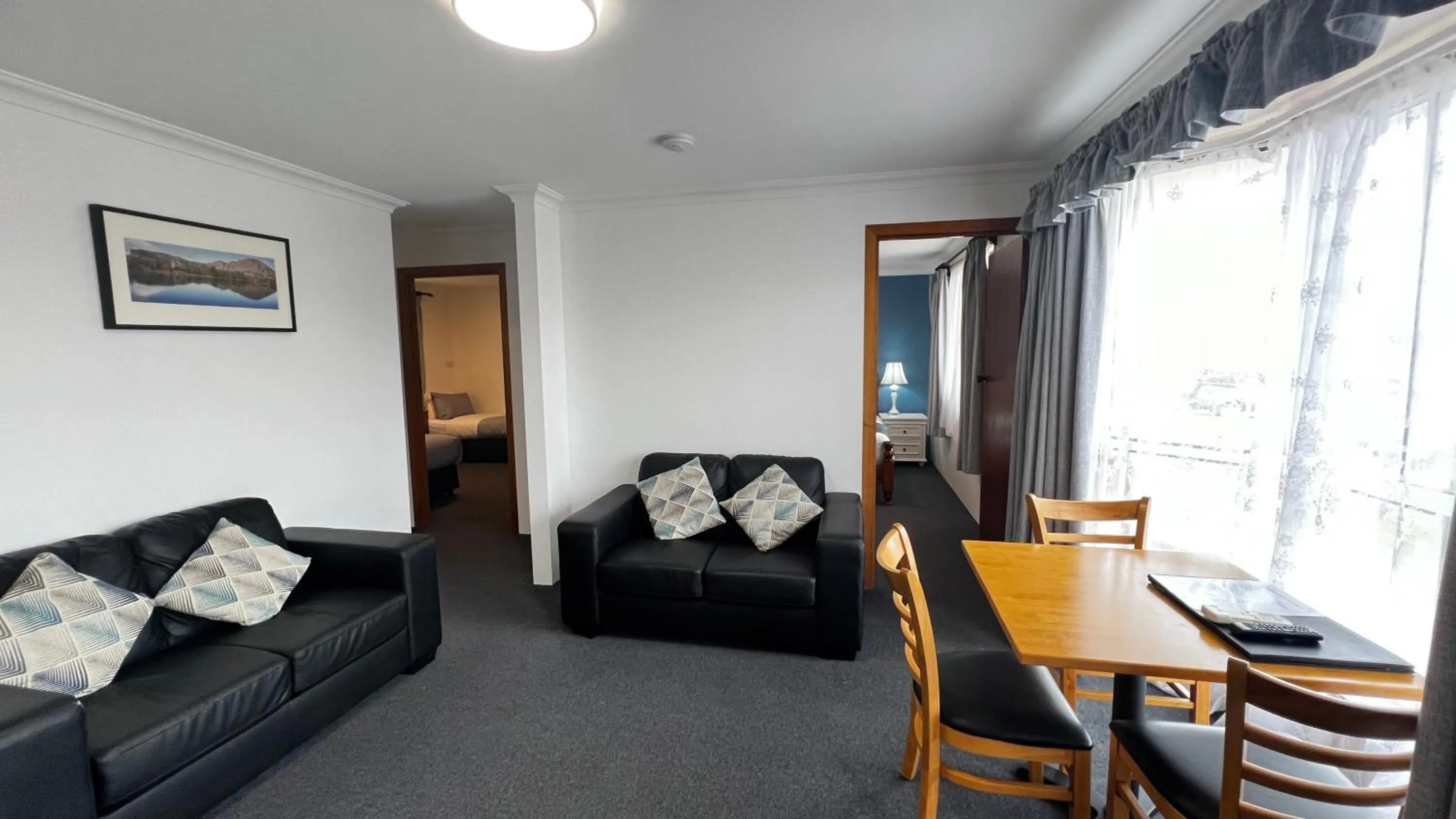 Regatta Point Tavern & Holiday Villas