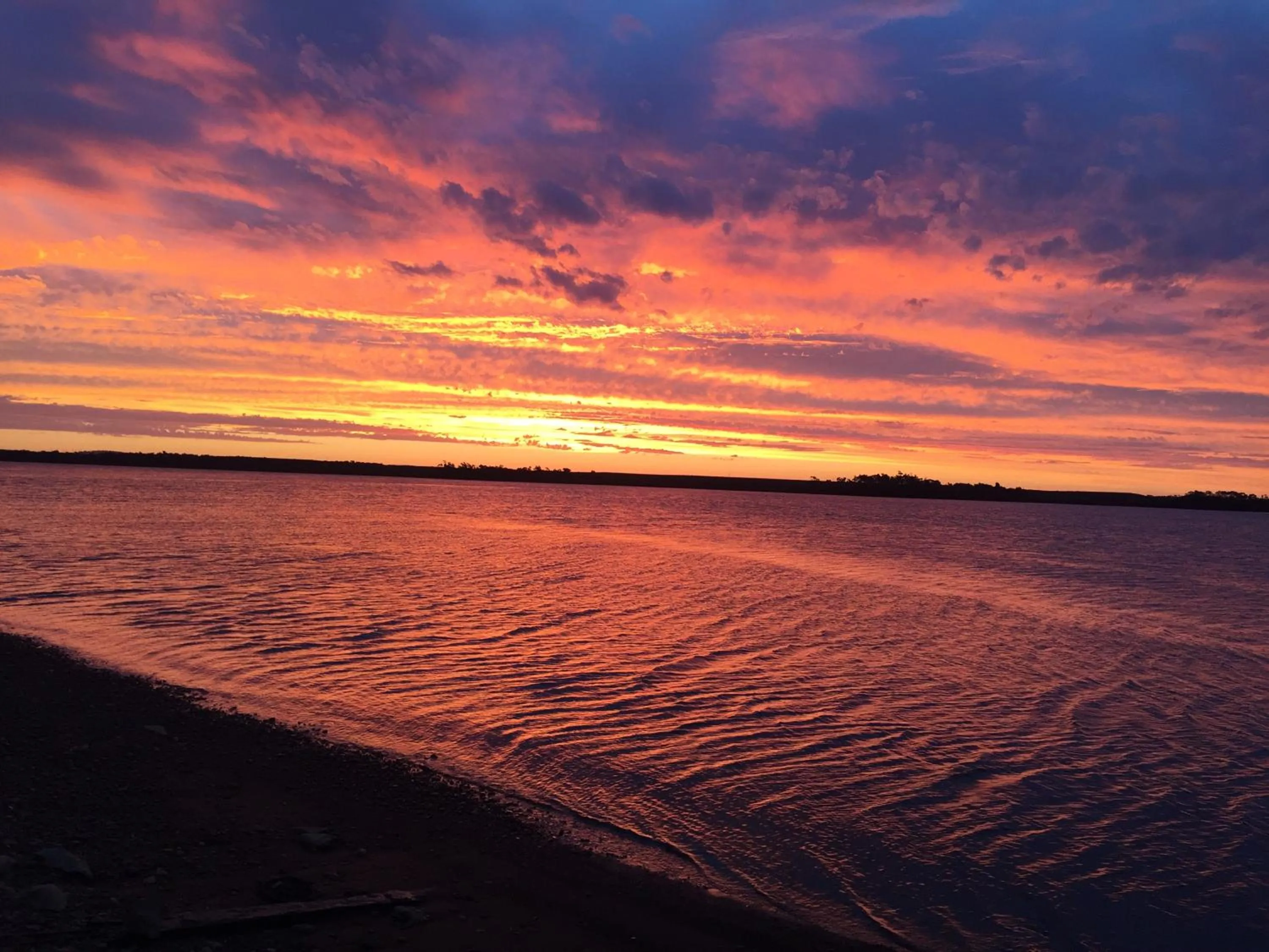 Regatta Point Tavern & Holiday Villas