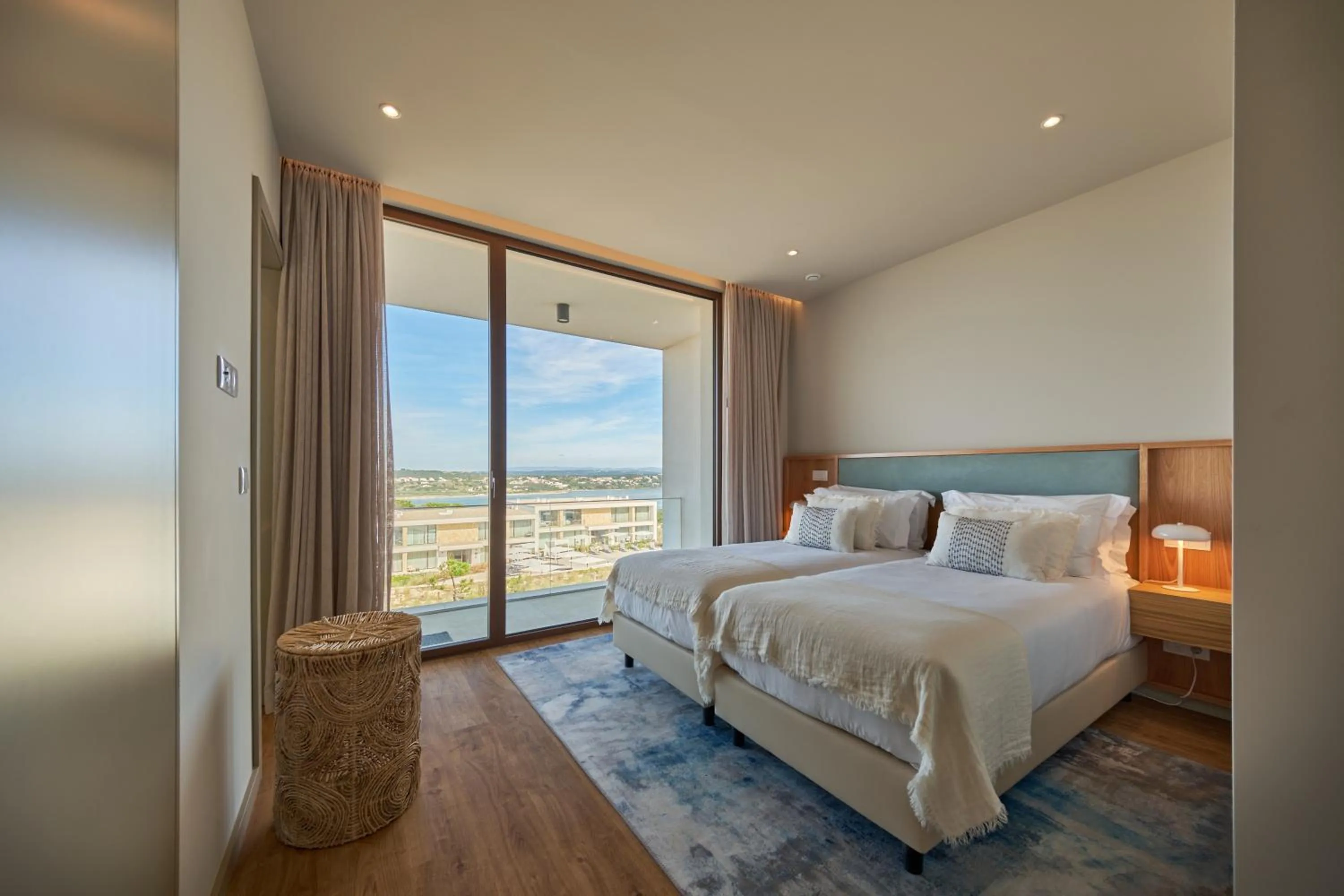 Balcony/Terrace, Bed in West Cliffs Ocean and Golf Resort