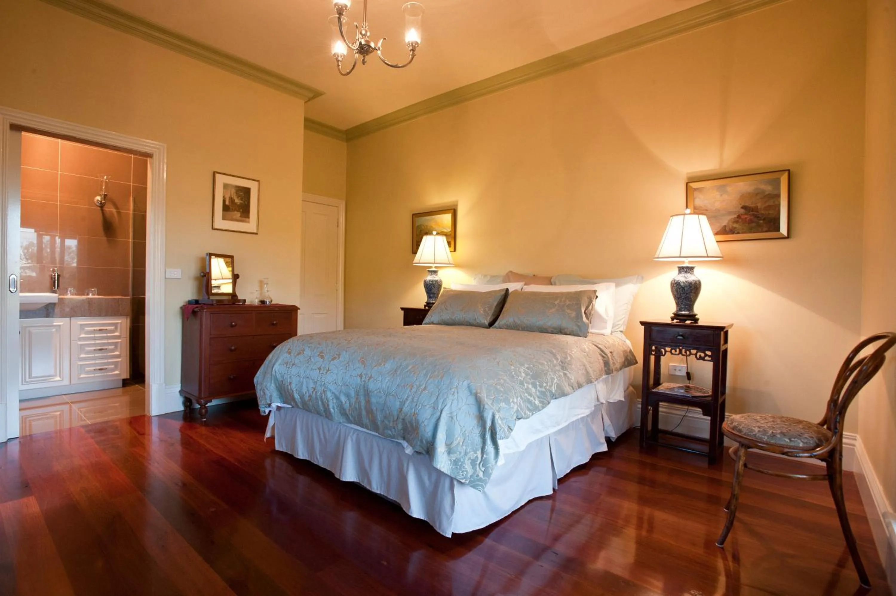 Bed in Tallawarra Homestead