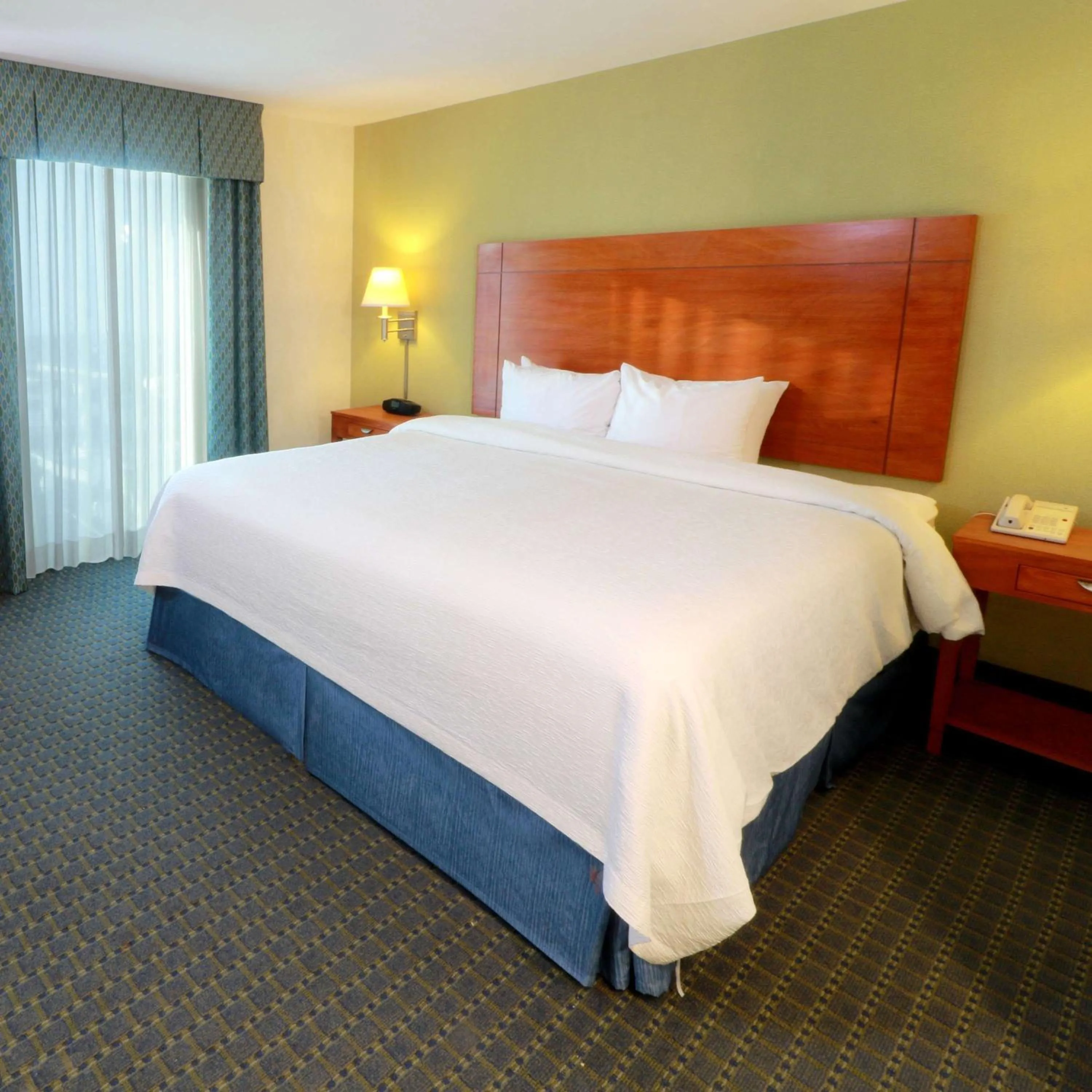 Bed in Hampton by Hilton Reynosa Zona Industrial