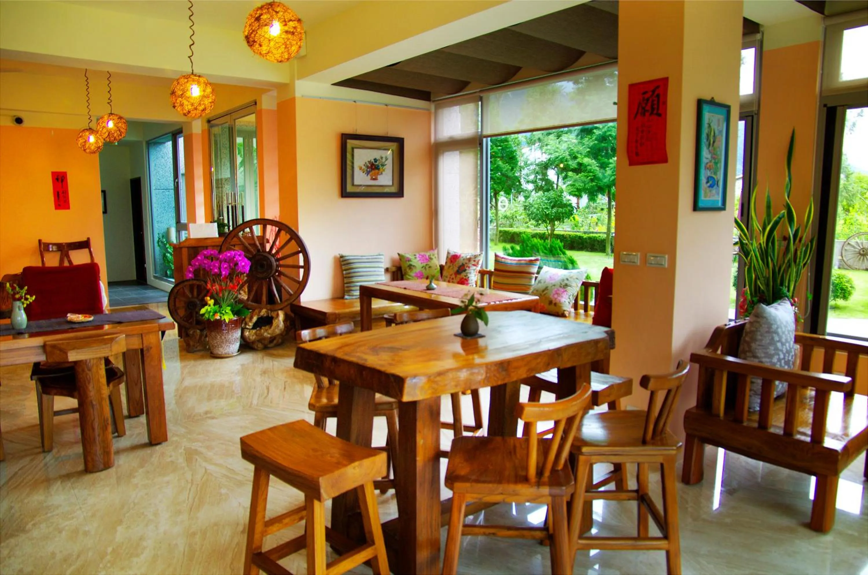 Restaurant/places to eat in Pretty Sun B&B