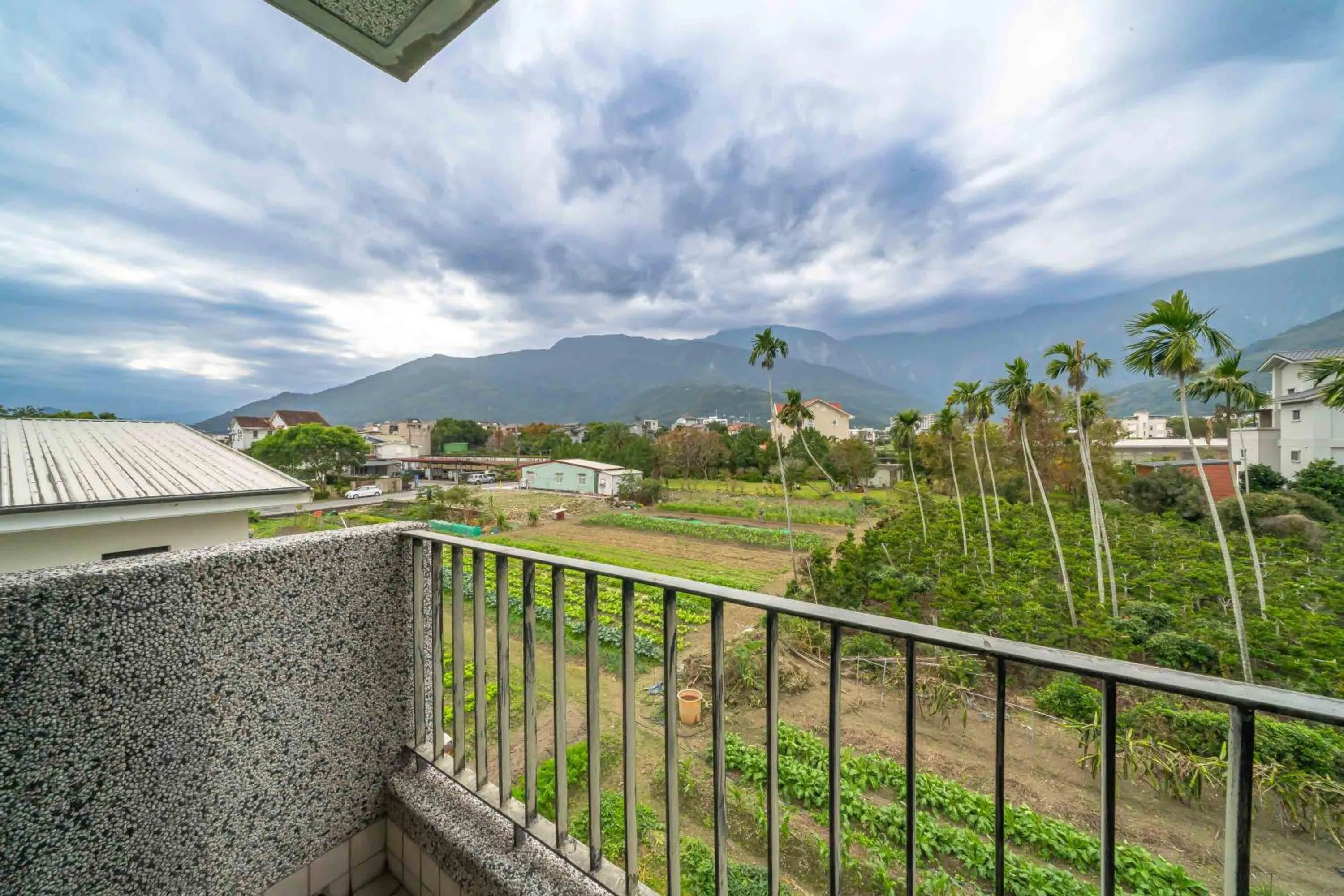 美麗晨曦民宿-附停車位 近慈濟