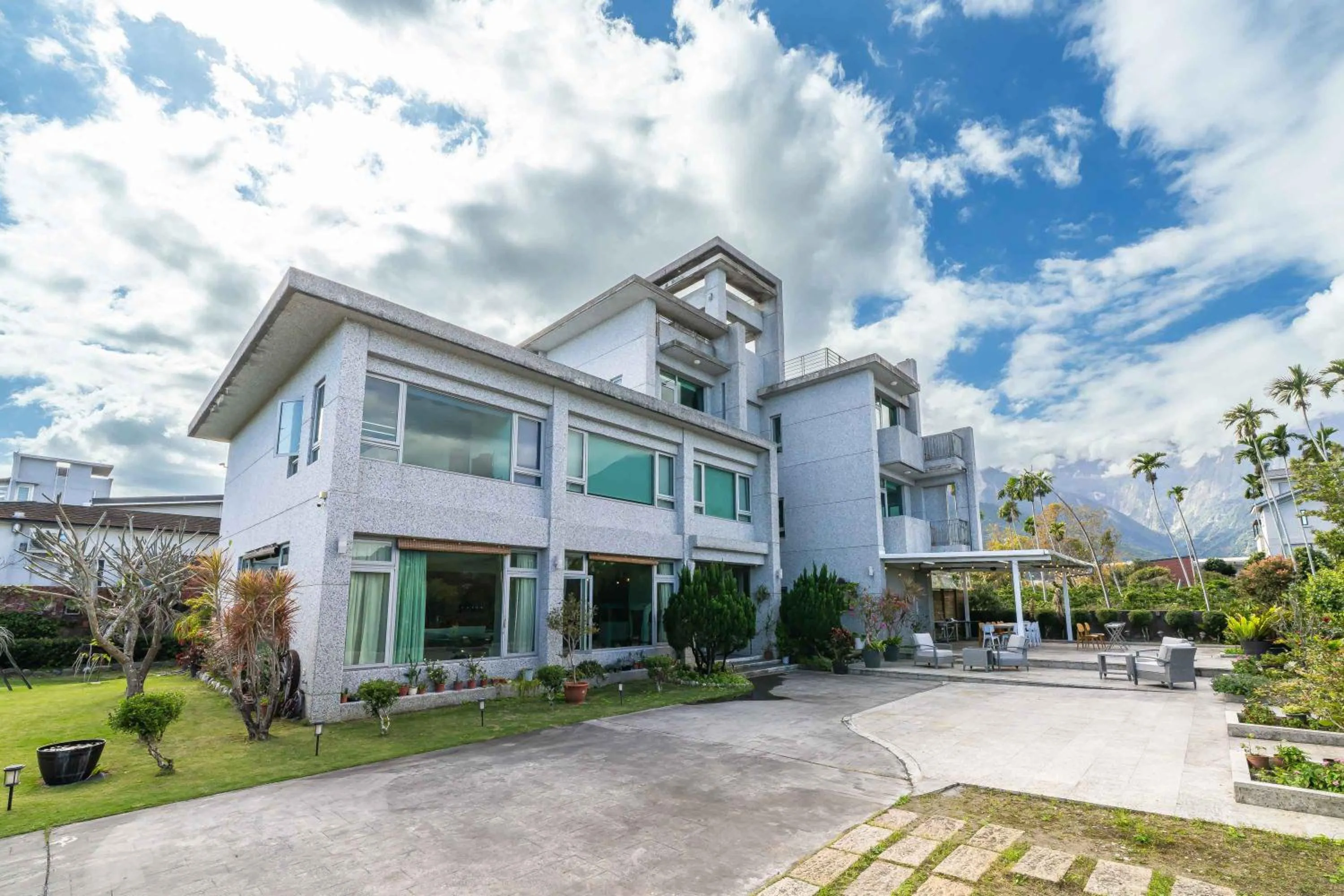 美麗晨曦民宿-附停車位 近慈濟