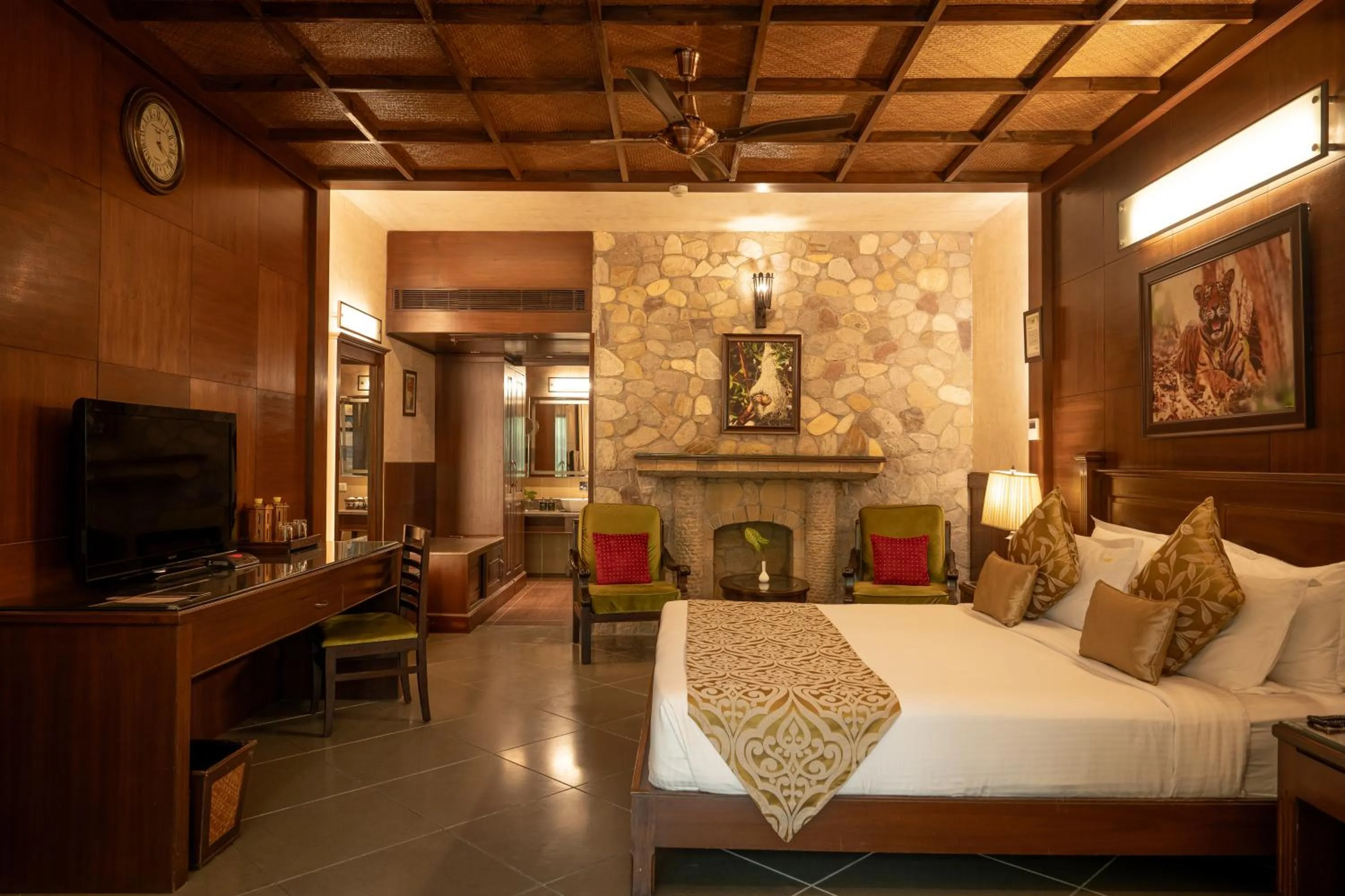 Bedroom, Bed in Aahana Resort - Jim Corbett